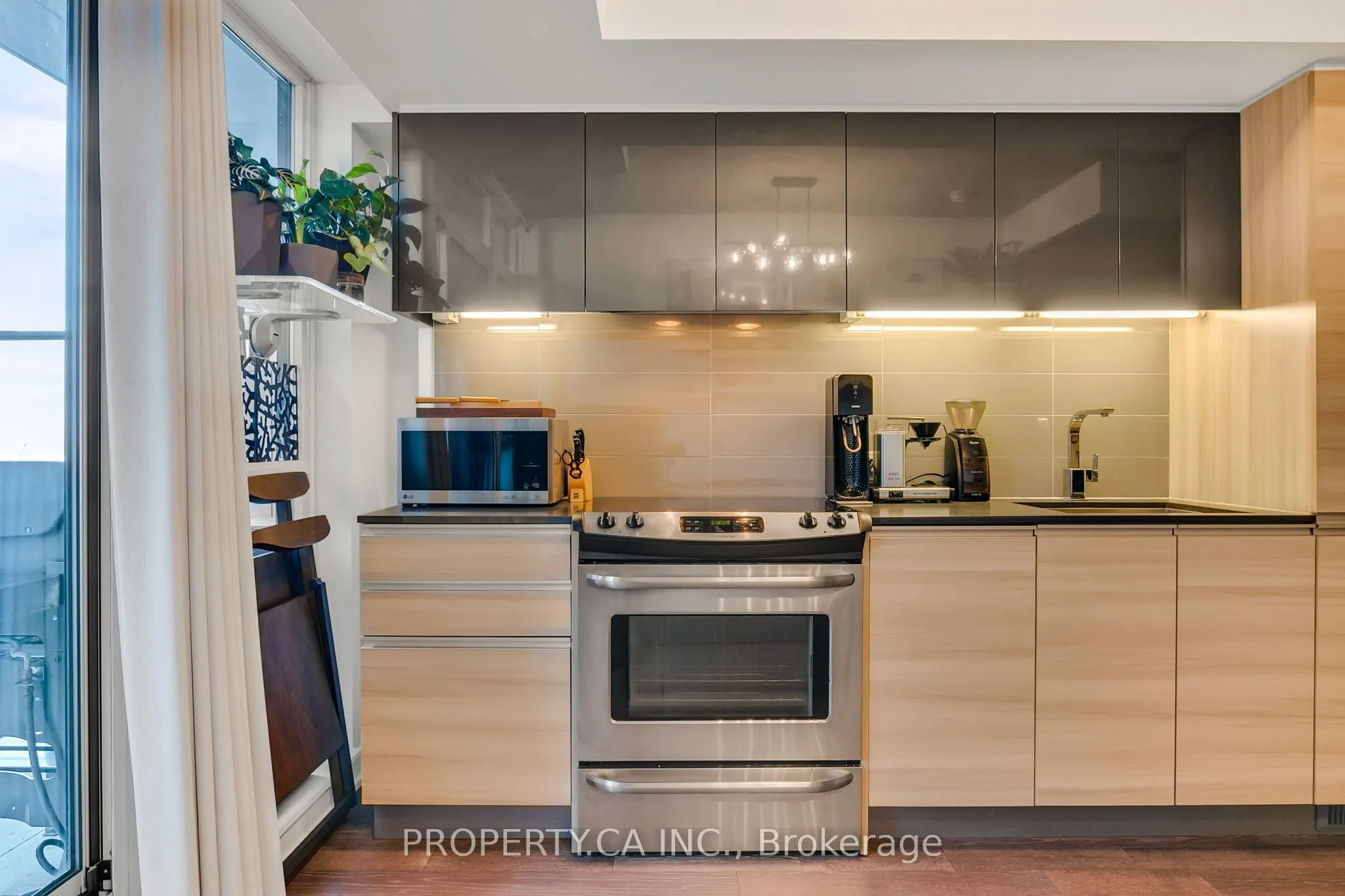 1190 Dundas Street E, #305