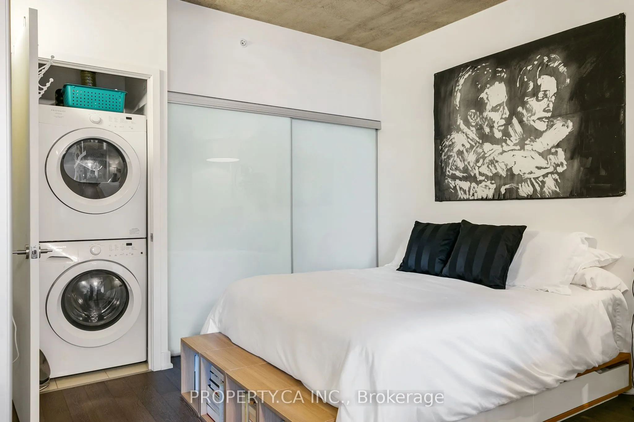 1190 Dundas Street E, #305