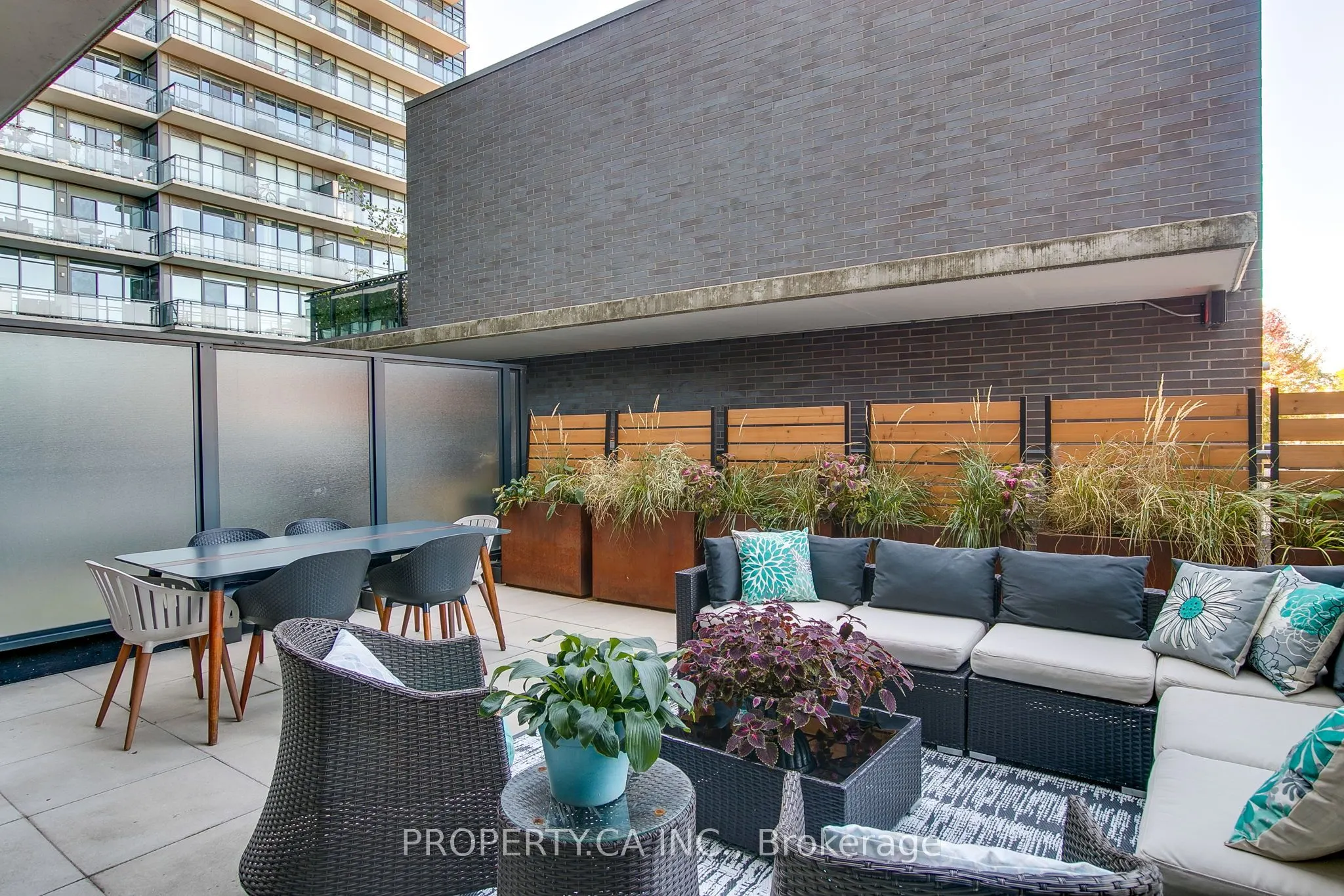 1190 Dundas Street E, #305