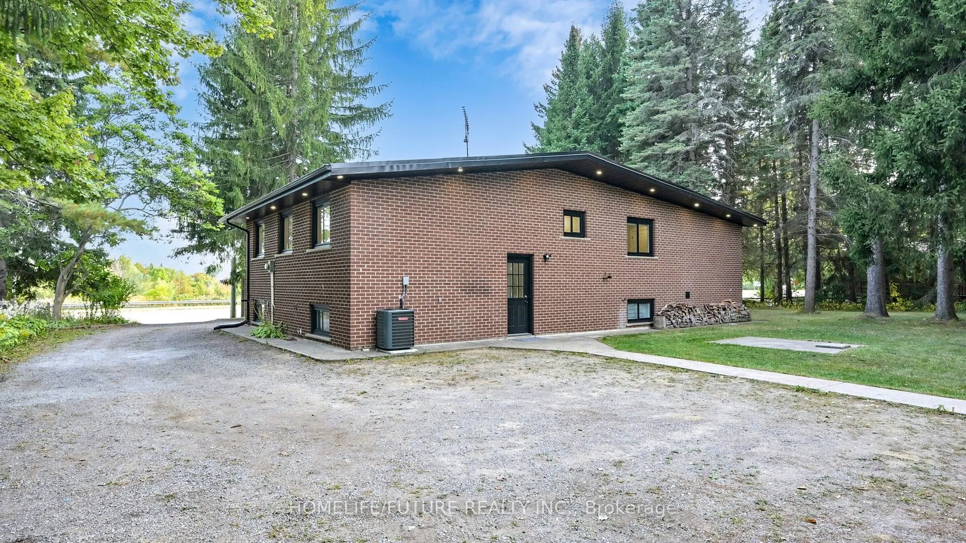 474 Taunton Road W, #Main