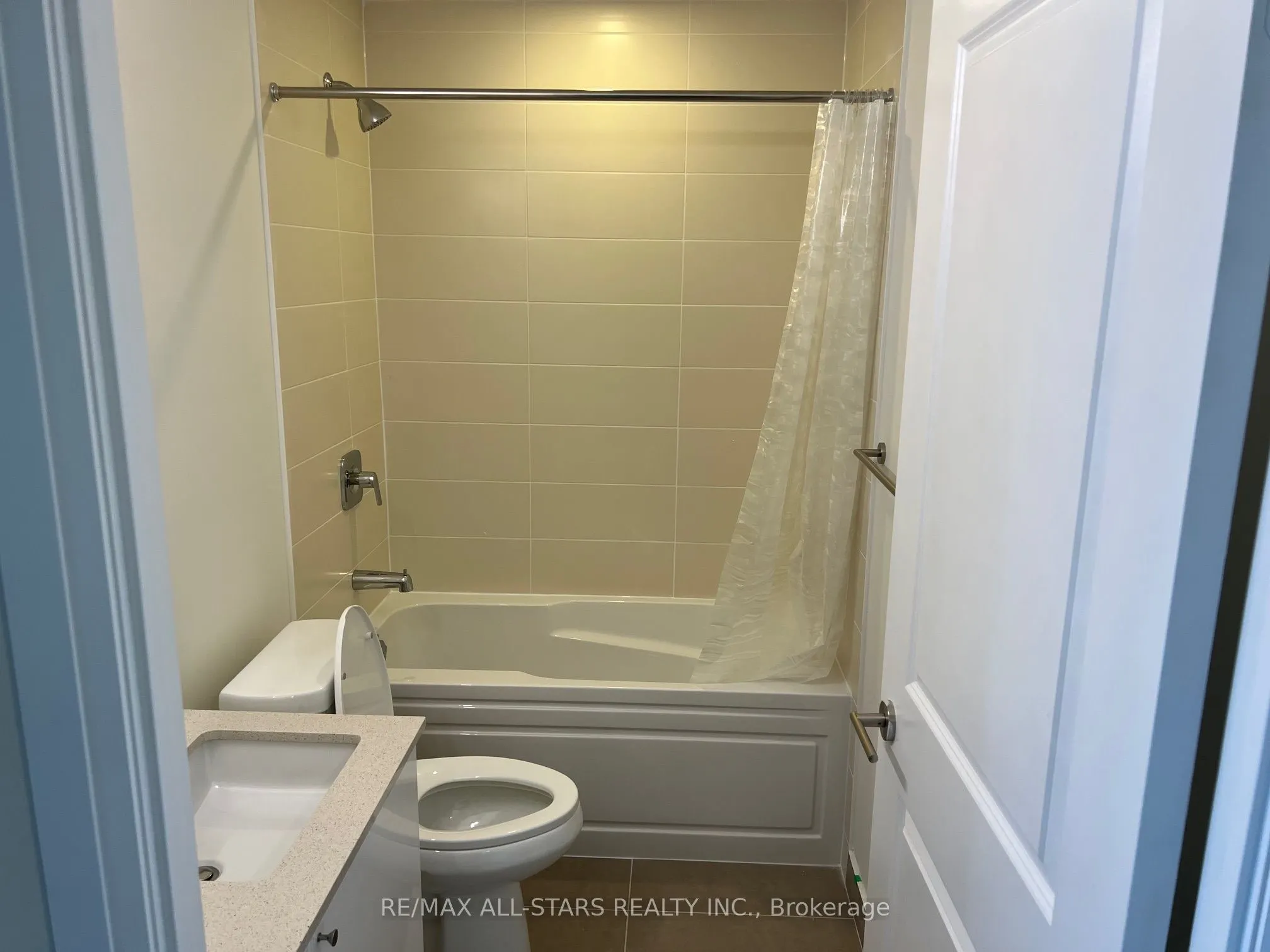 3260 Sheppard Avenue E, #1210
