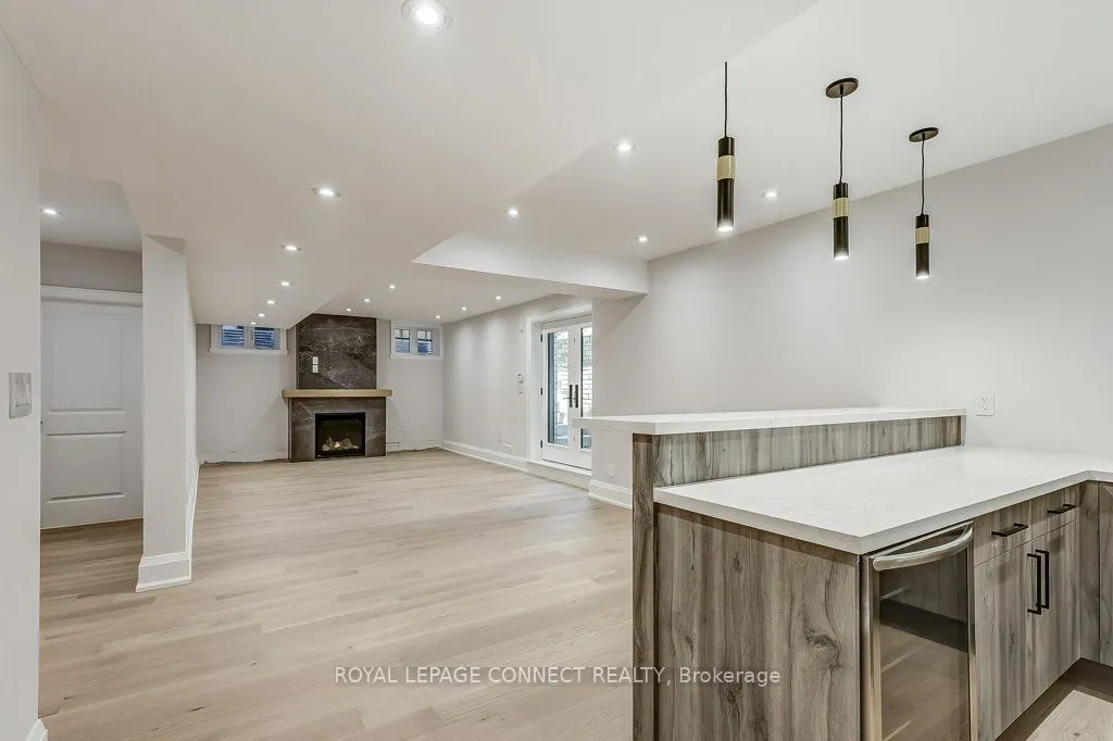 393 Rosebank Road