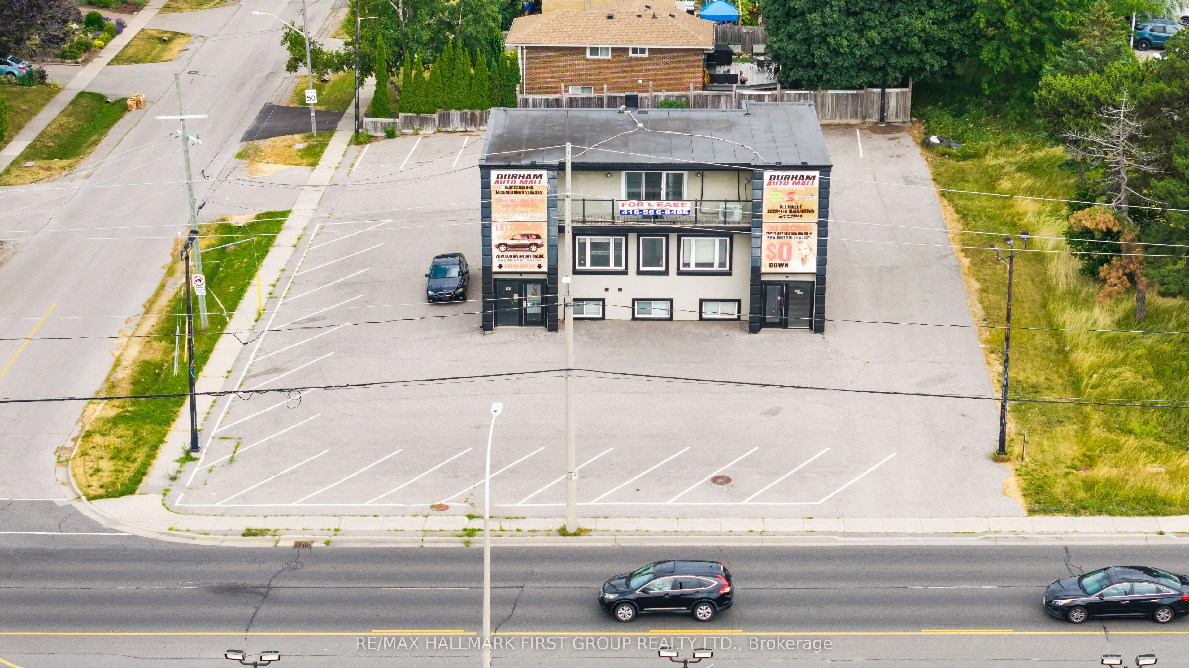 1400 Dundas Street E