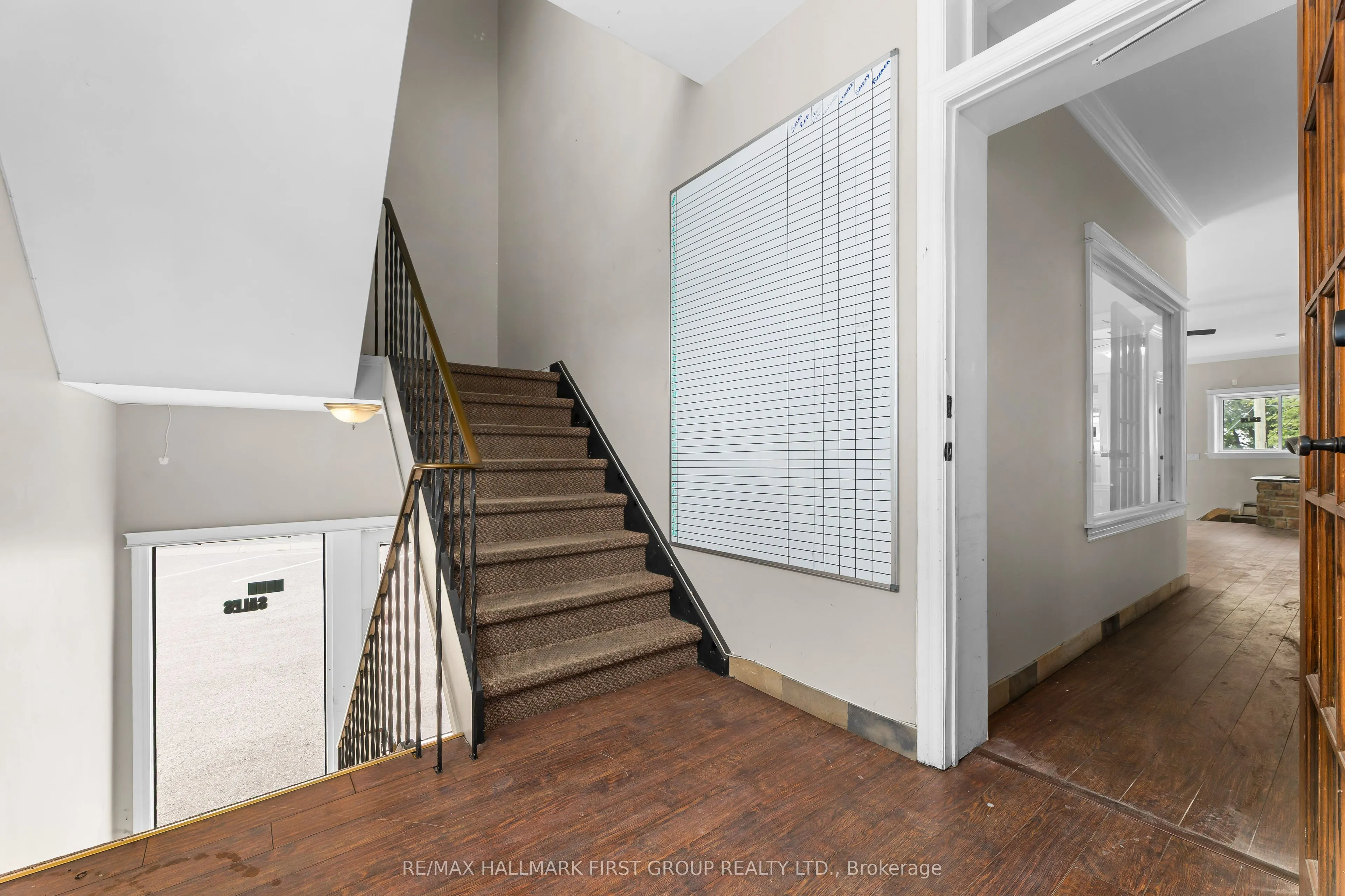 1400 Dundas Street E