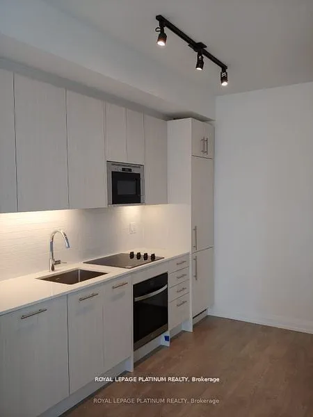 286 Main Street, #1206