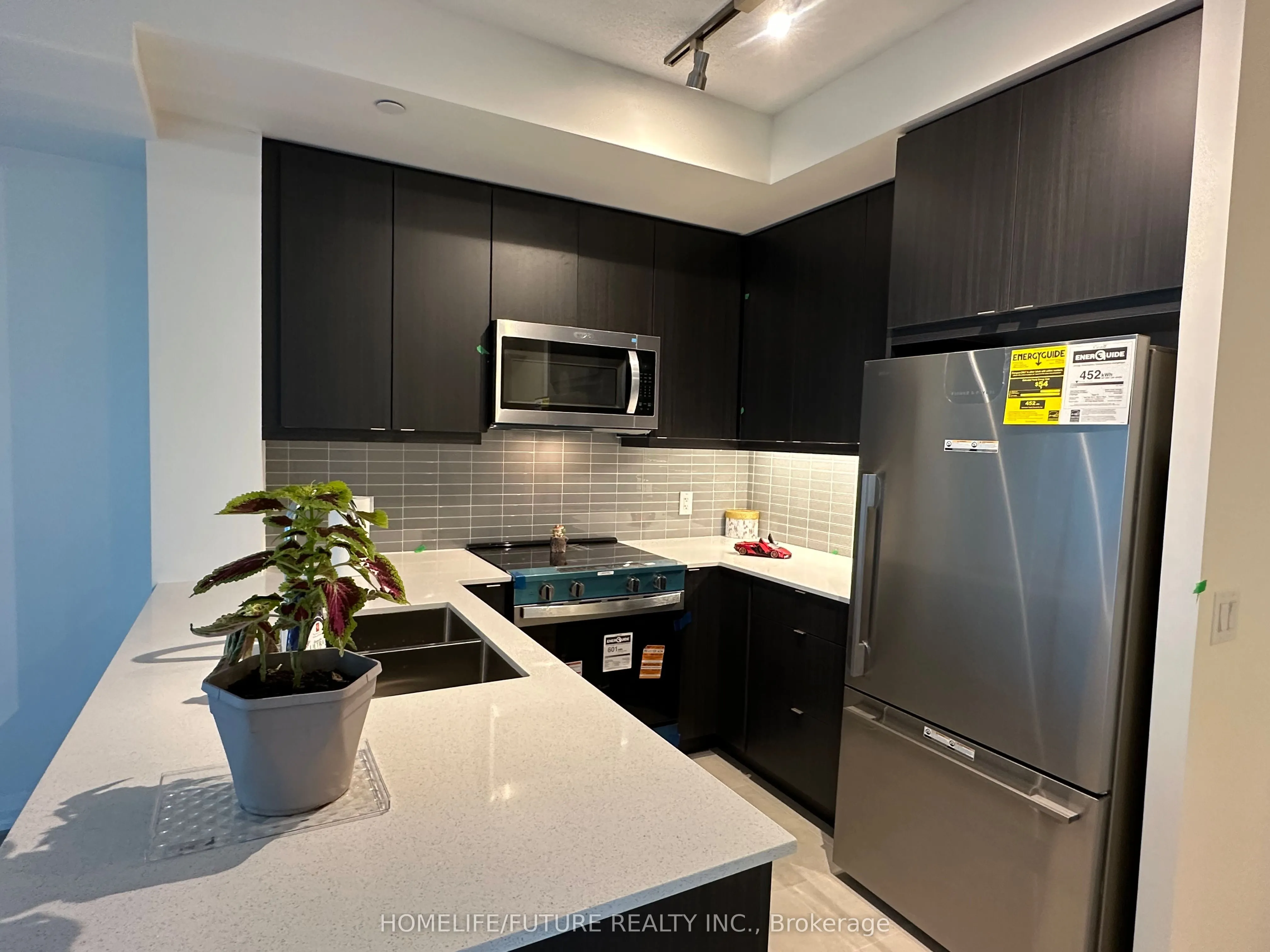 3260 Sheppard Avenue E, #1306