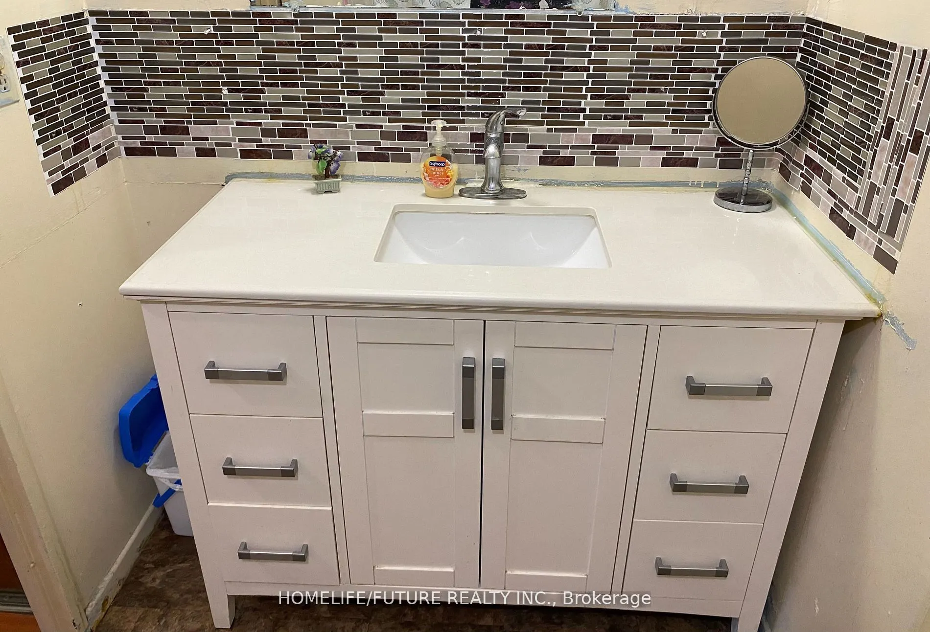 100 Mornelle Court, #1101