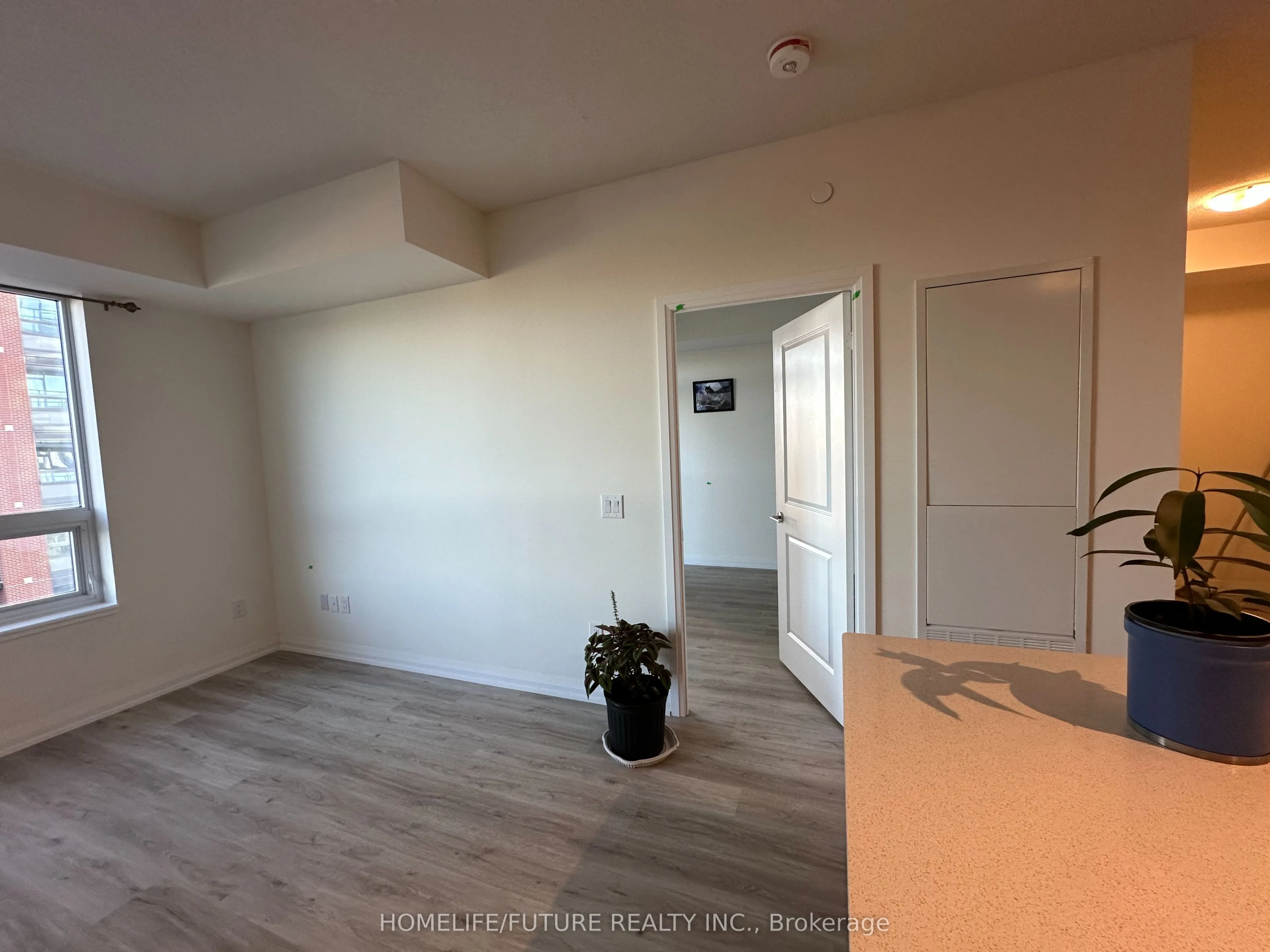 3260 Sheppard Avenue E, #1305