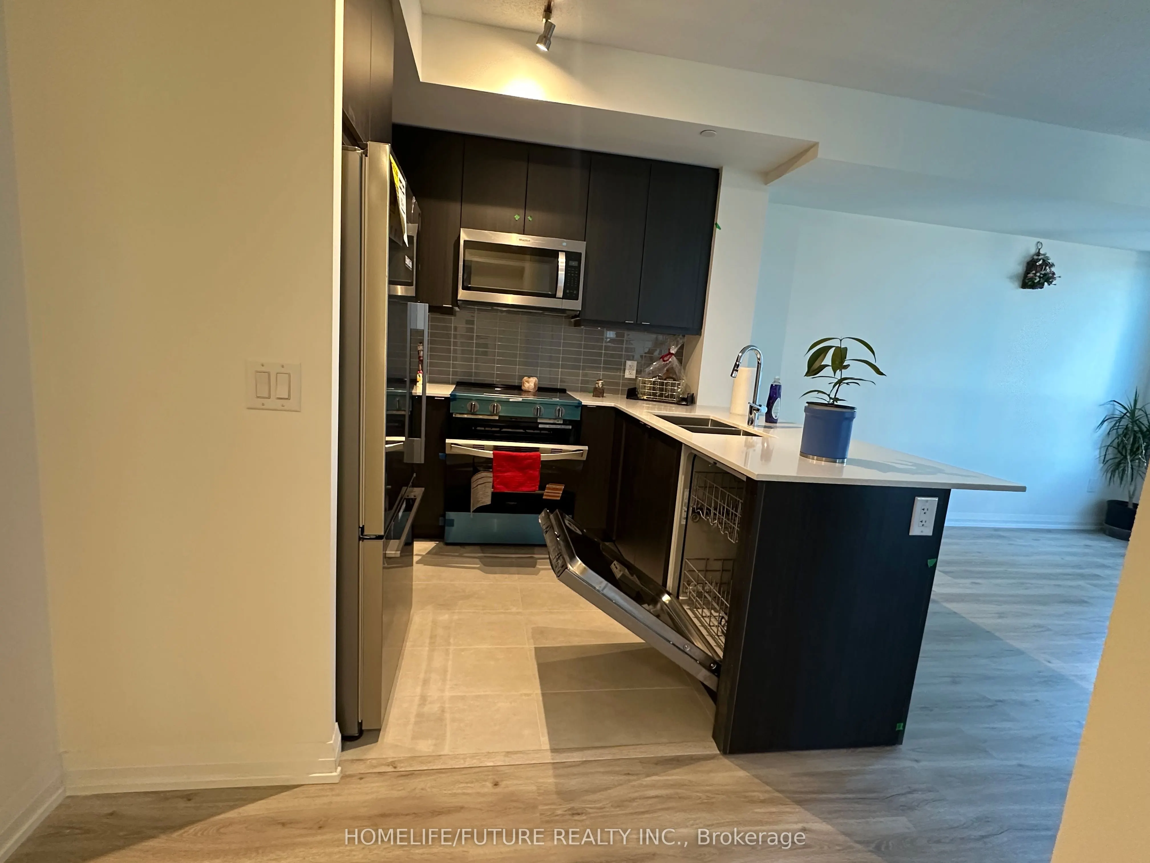 3260 Sheppard Avenue E, #1305