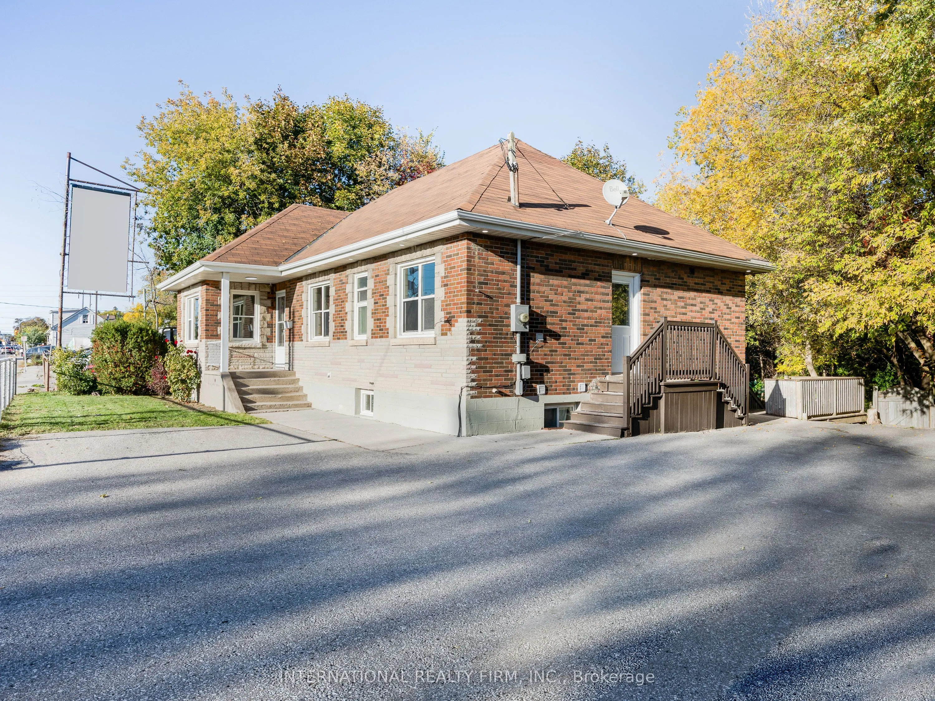 345 Park Road S