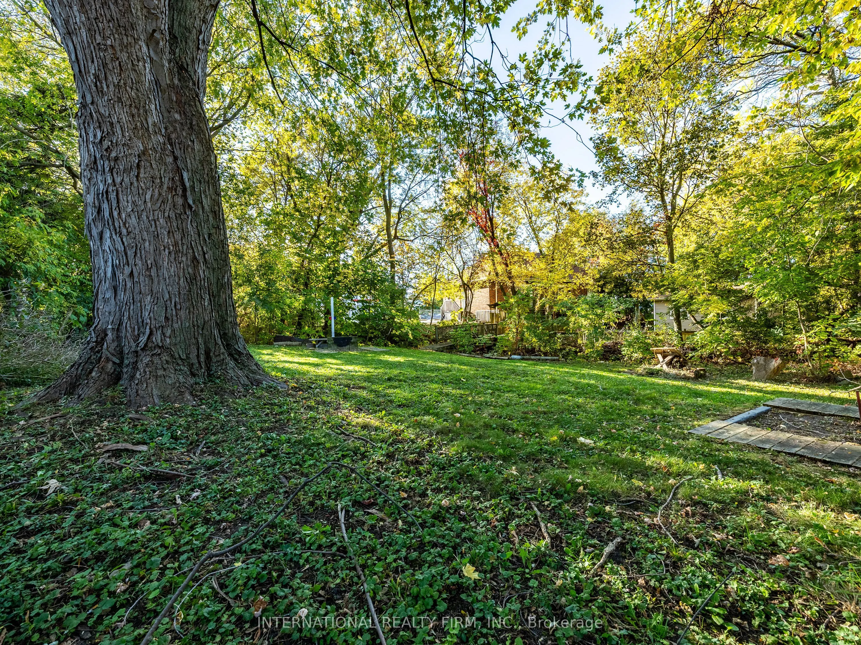 345 Park Road S