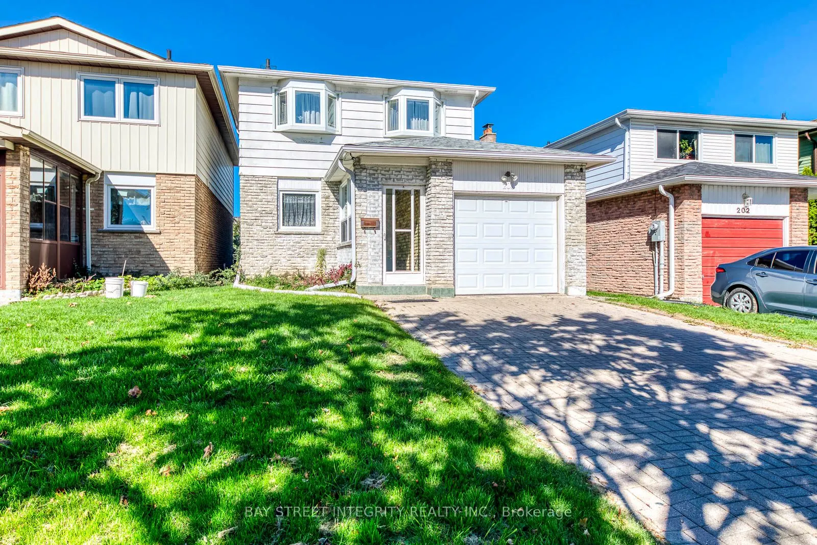 200 Invergordon Avenue