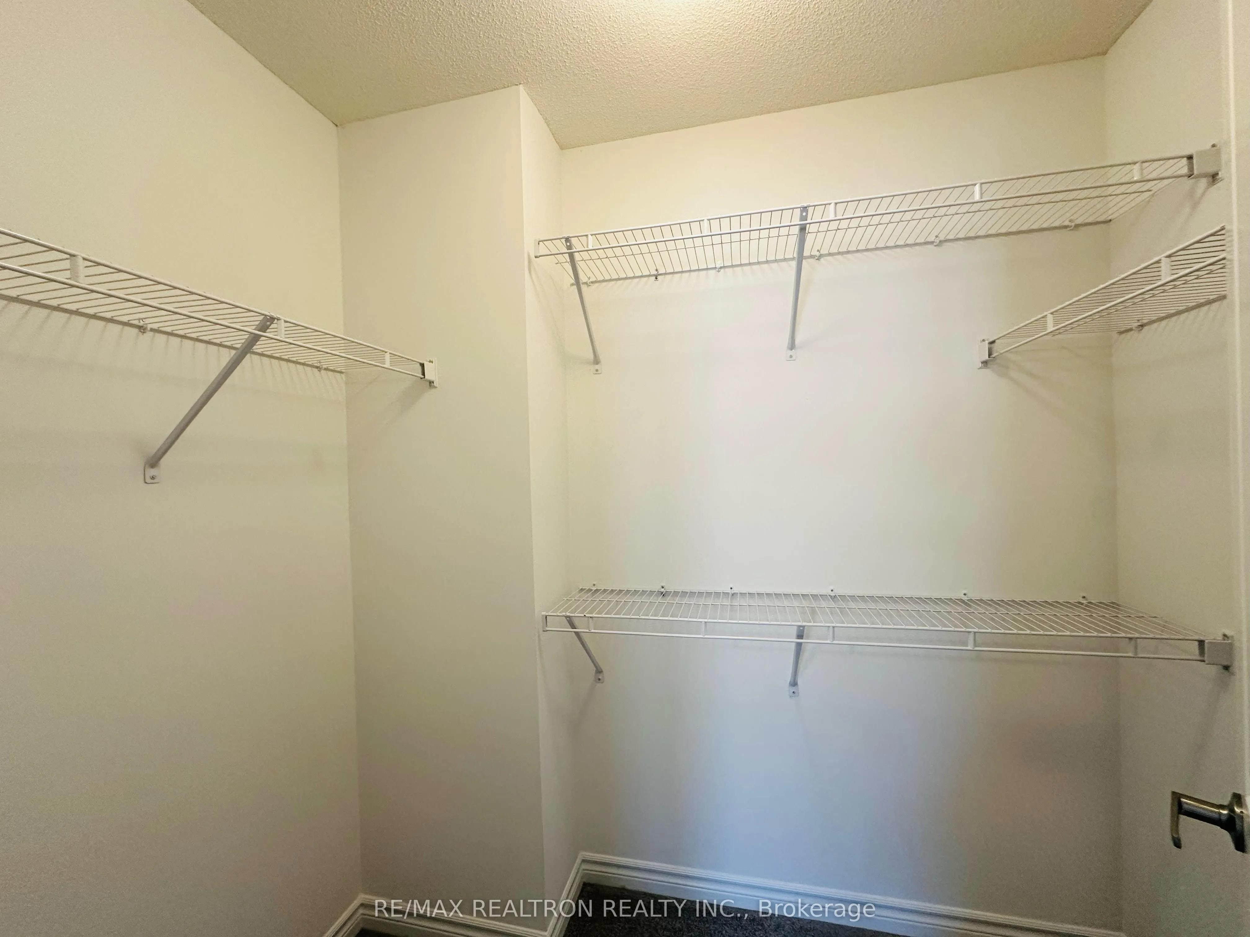 1518 Honey Locust Place