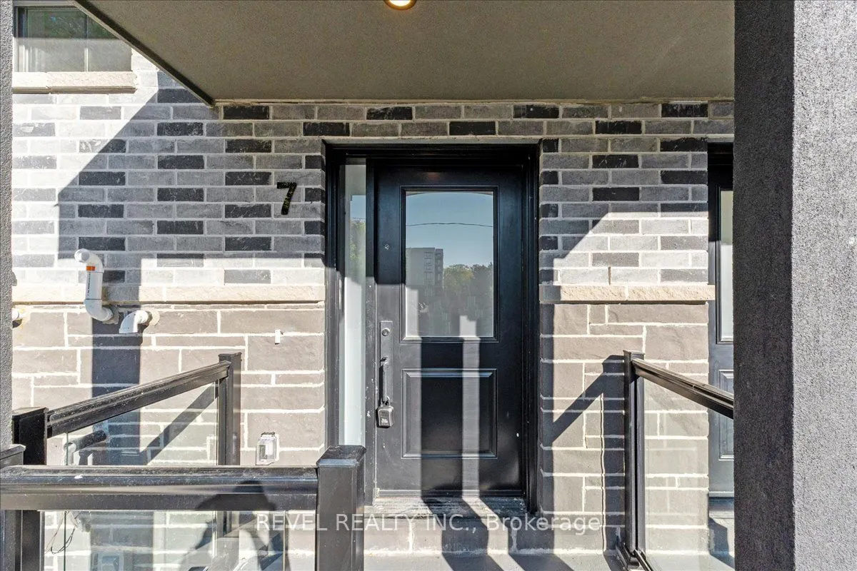 200 Railway Engine House Way, #7