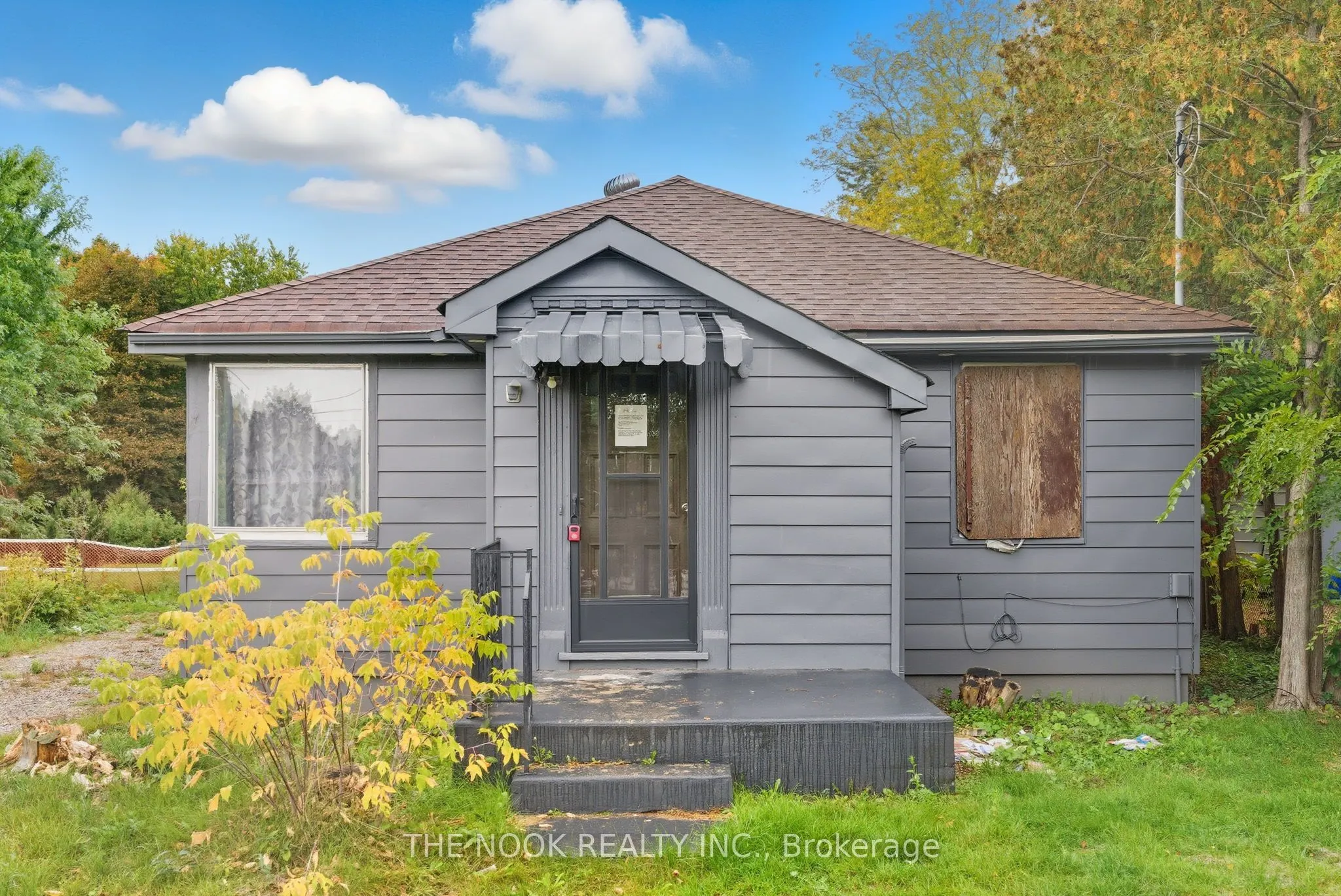 1496 Simcoe Street N