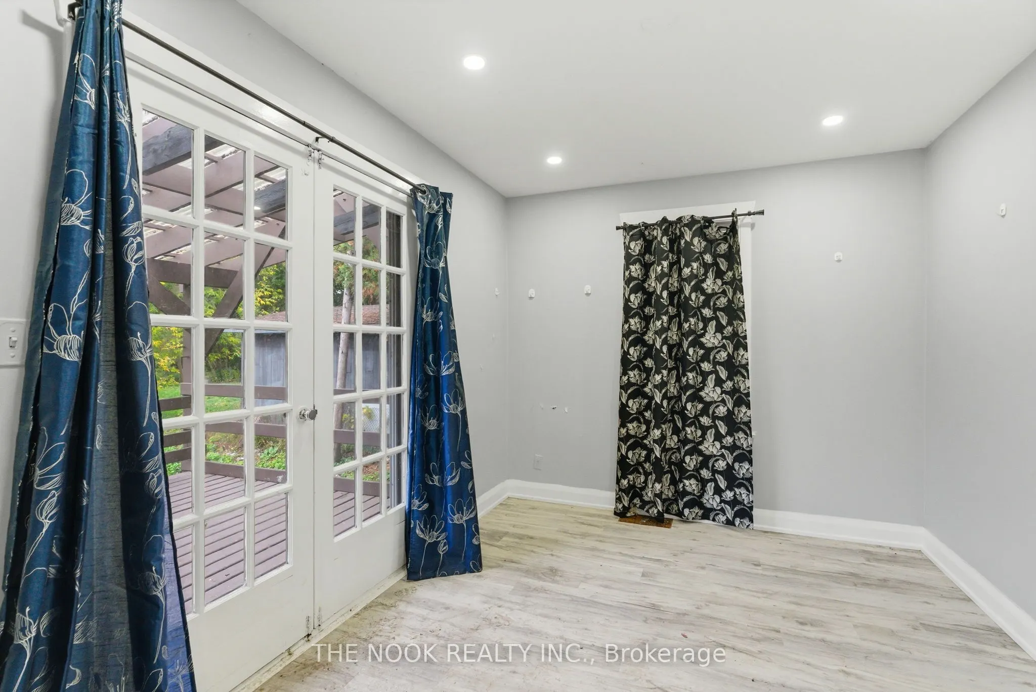 1496 Simcoe Street N