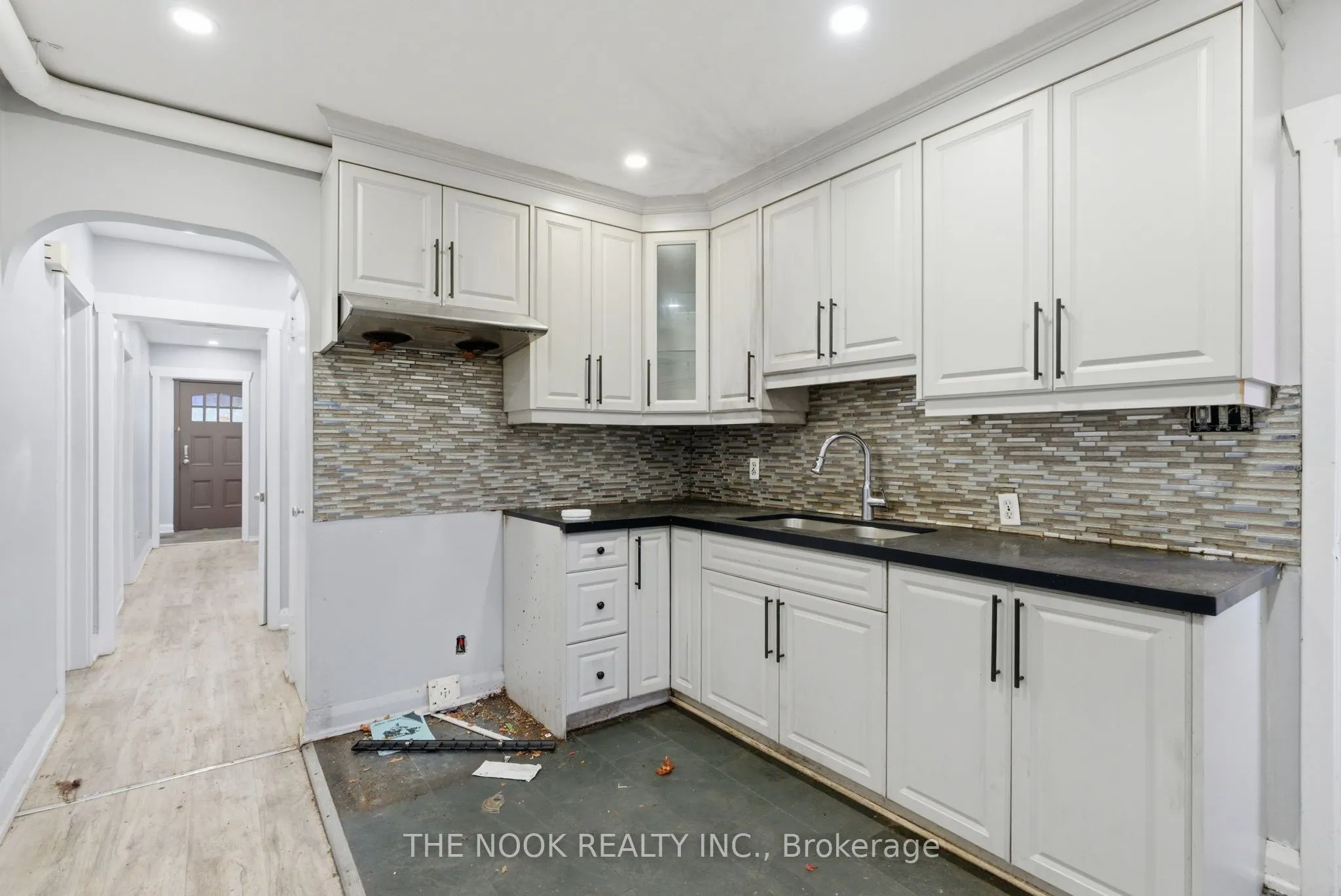 1496 Simcoe Street N