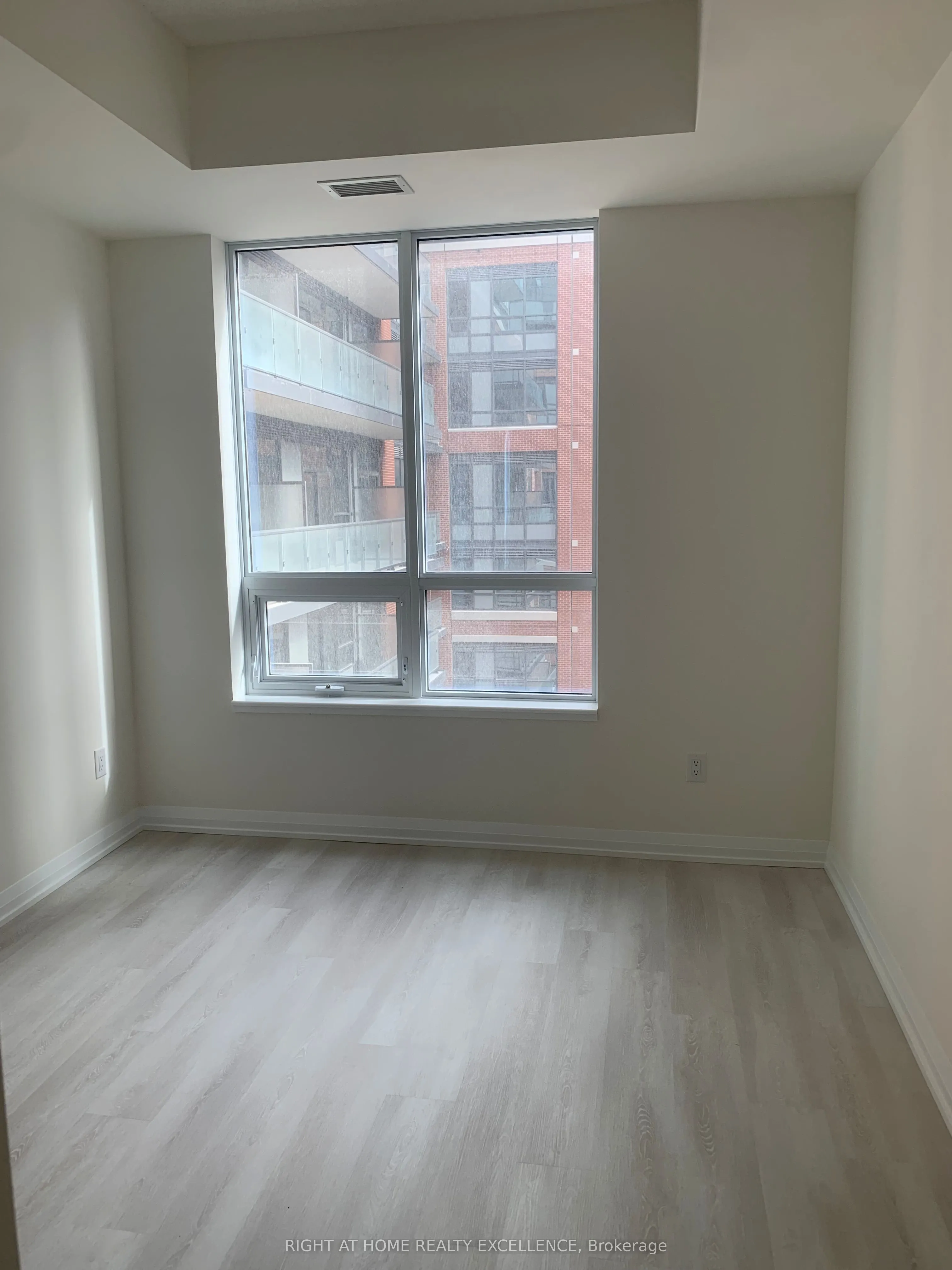 3260 Sheppard Avenue E, #604