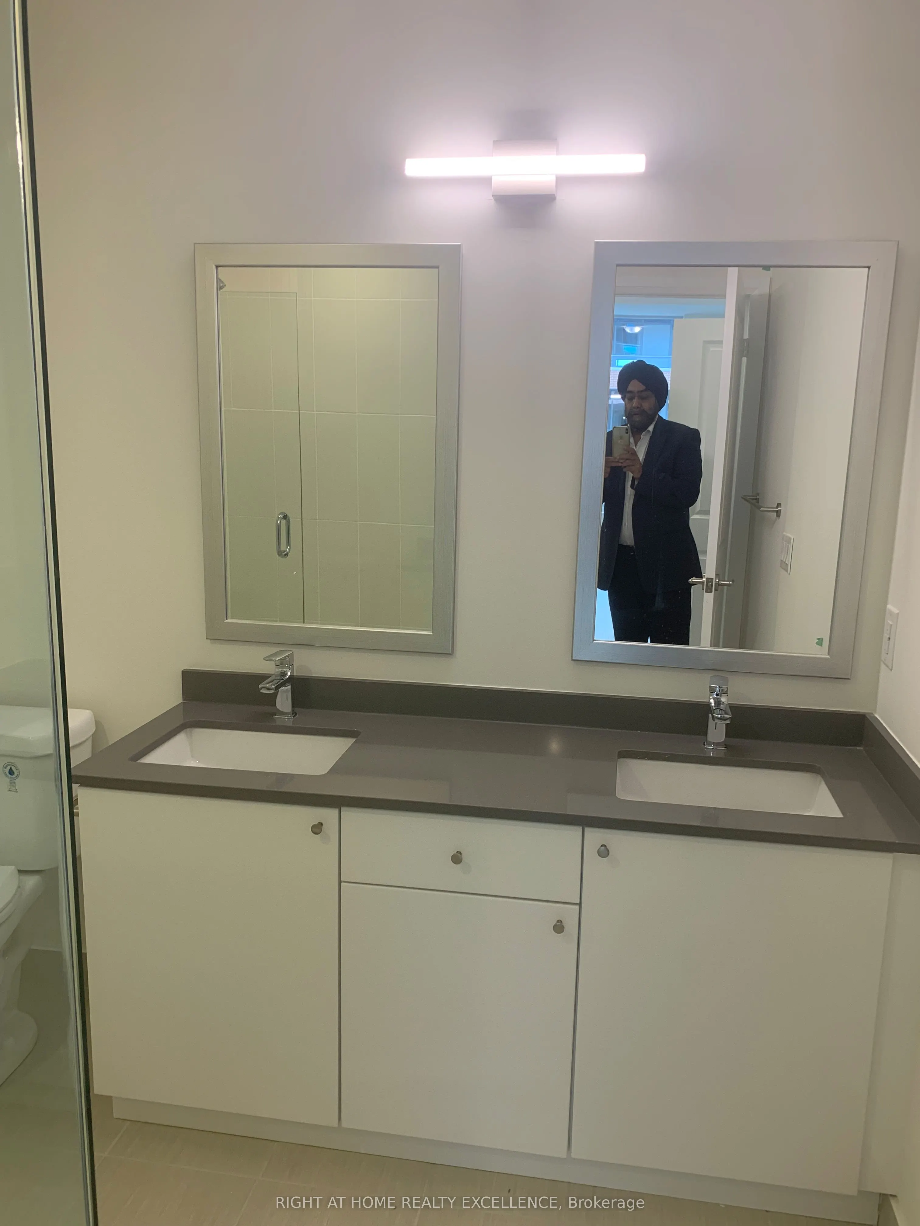 3260 Sheppard Avenue E, #604