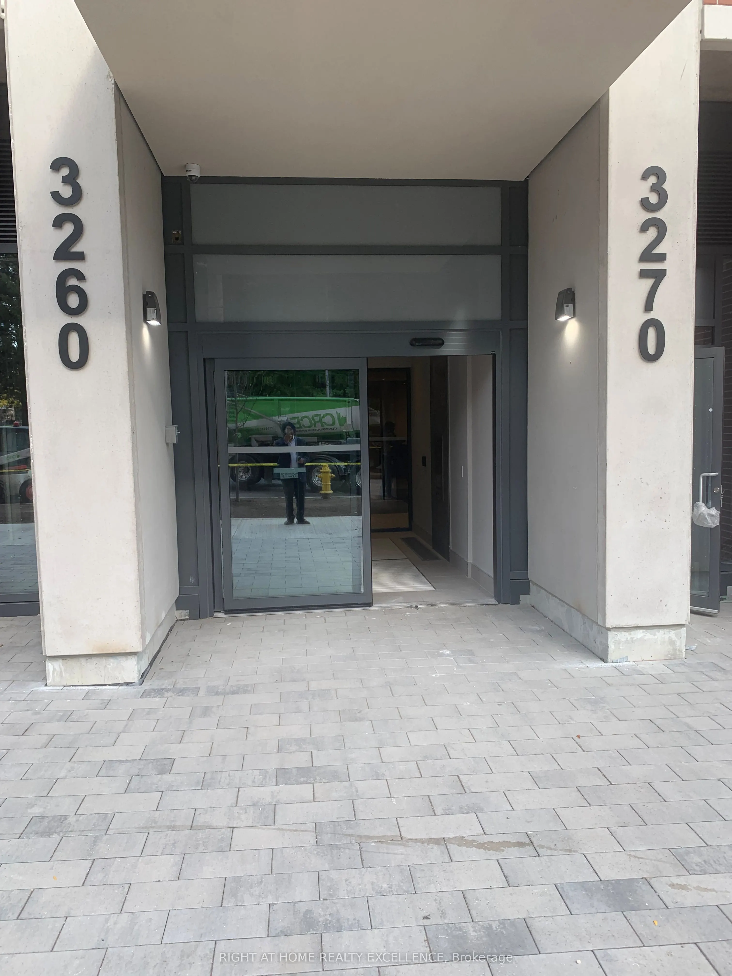 3260 Sheppard Avenue E, #604