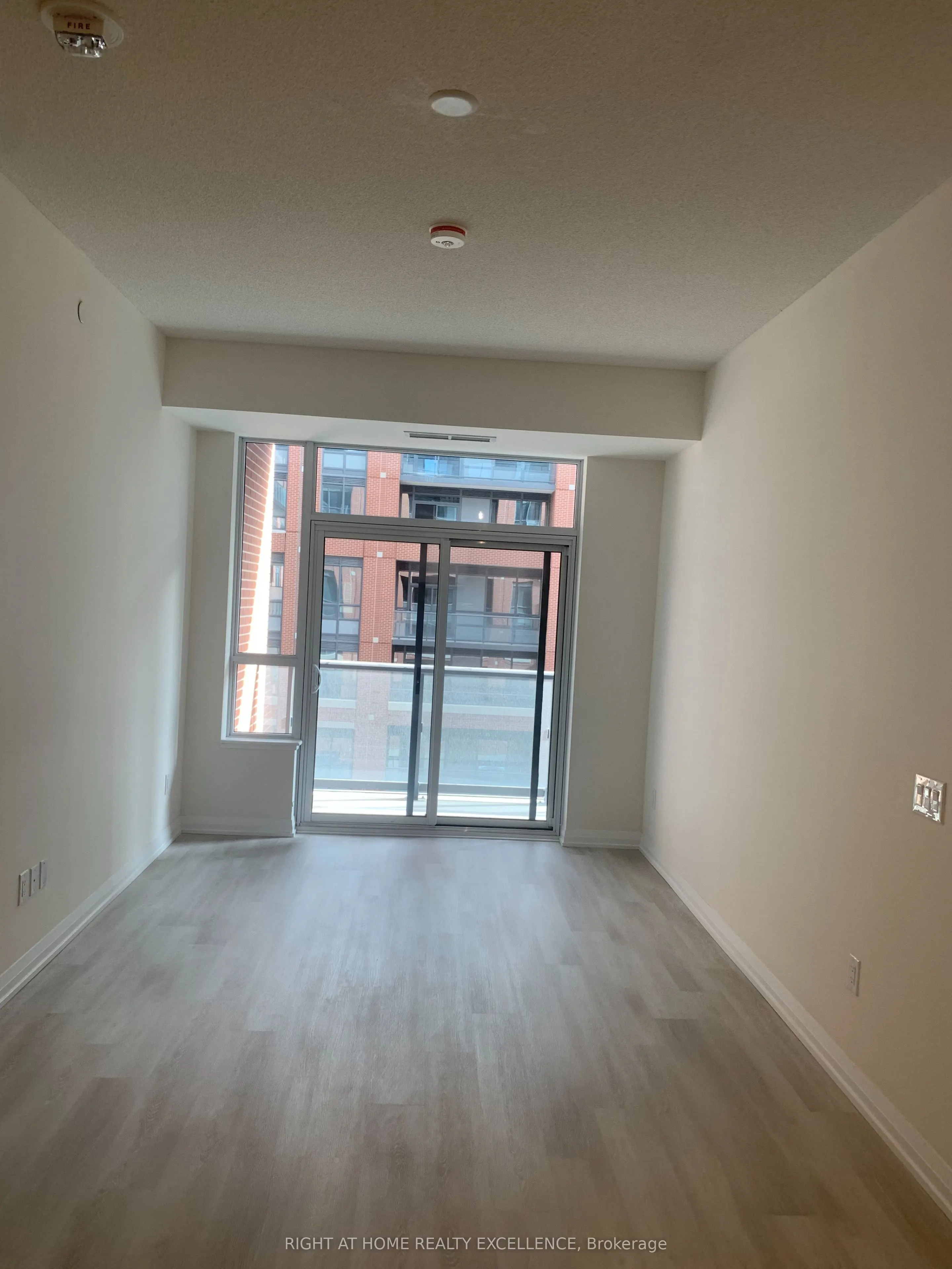 3260 Sheppard Avenue E, #604