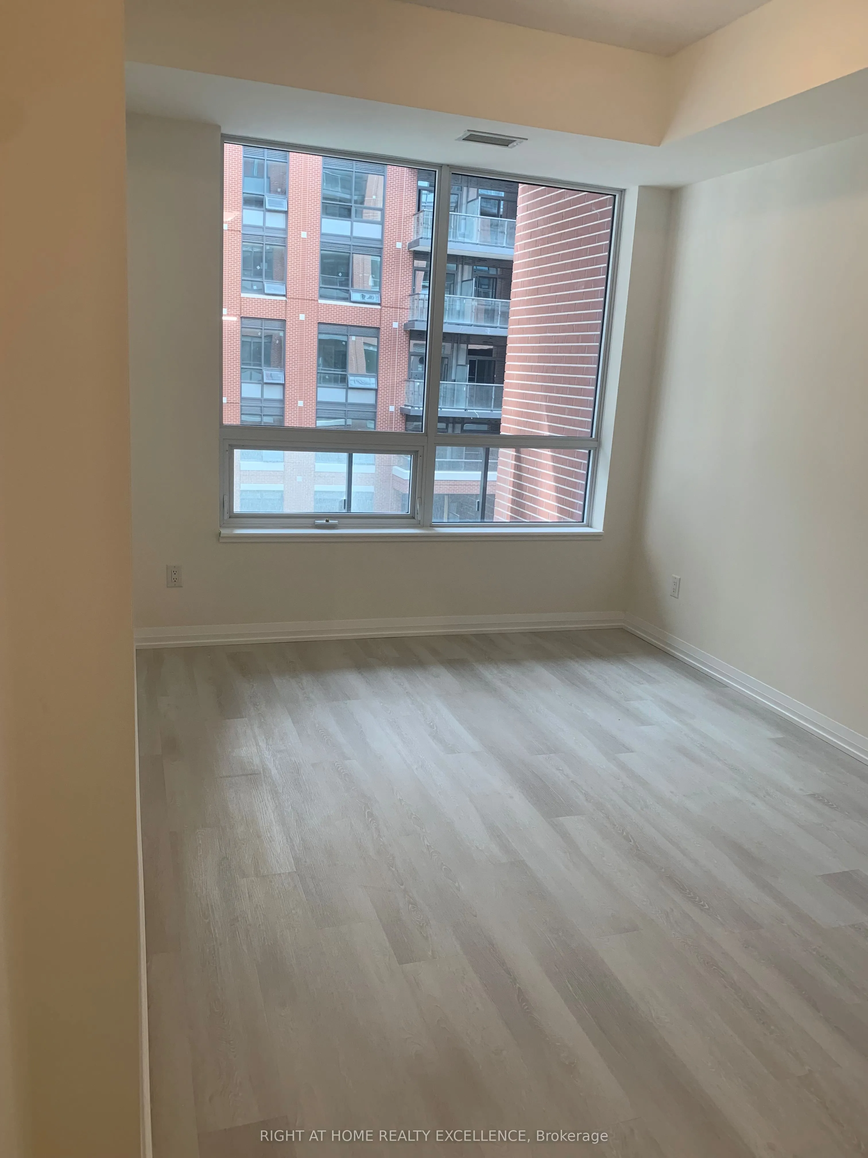 3260 Sheppard Avenue E, #604