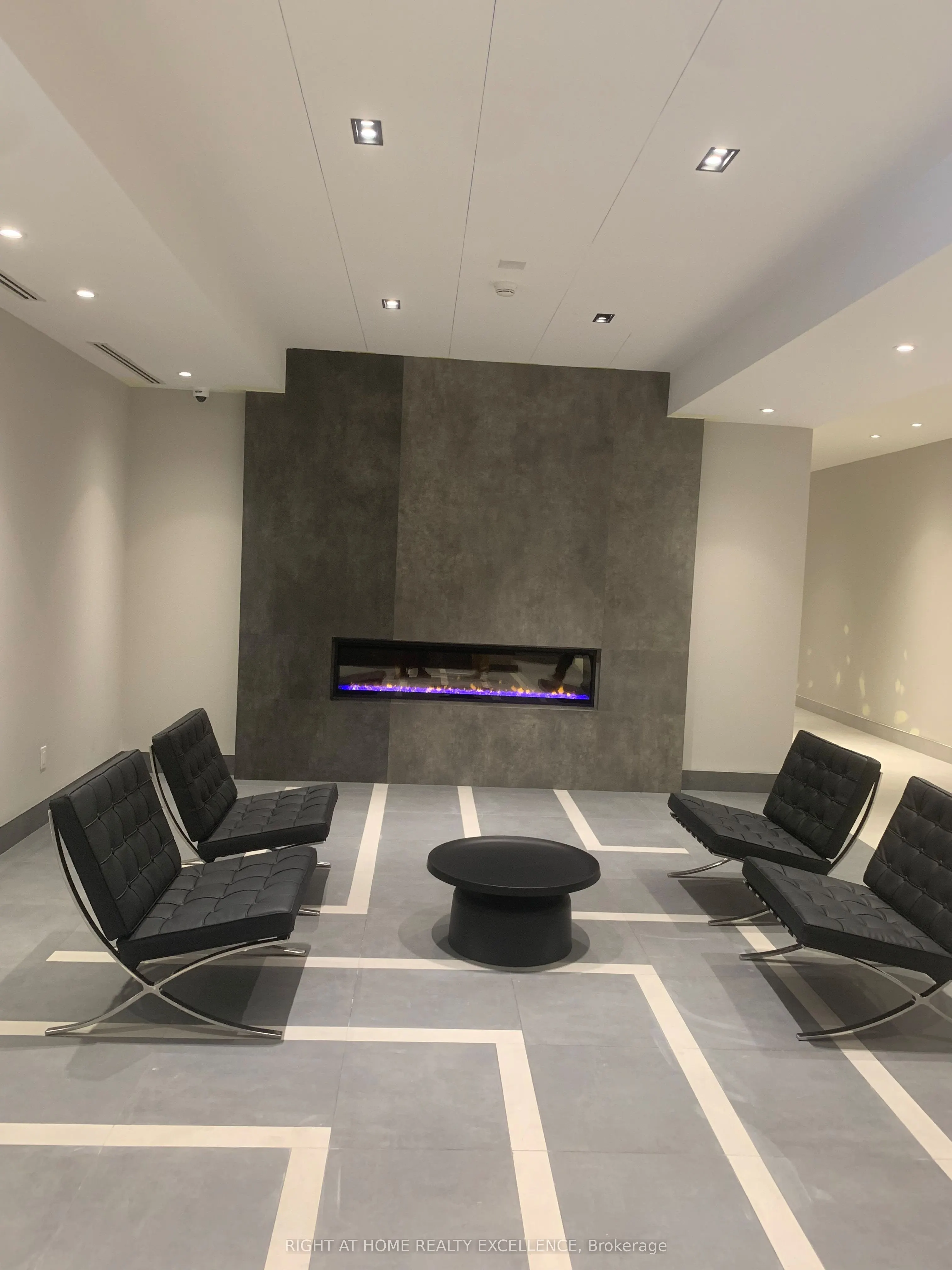 3260 Sheppard Avenue E, #604