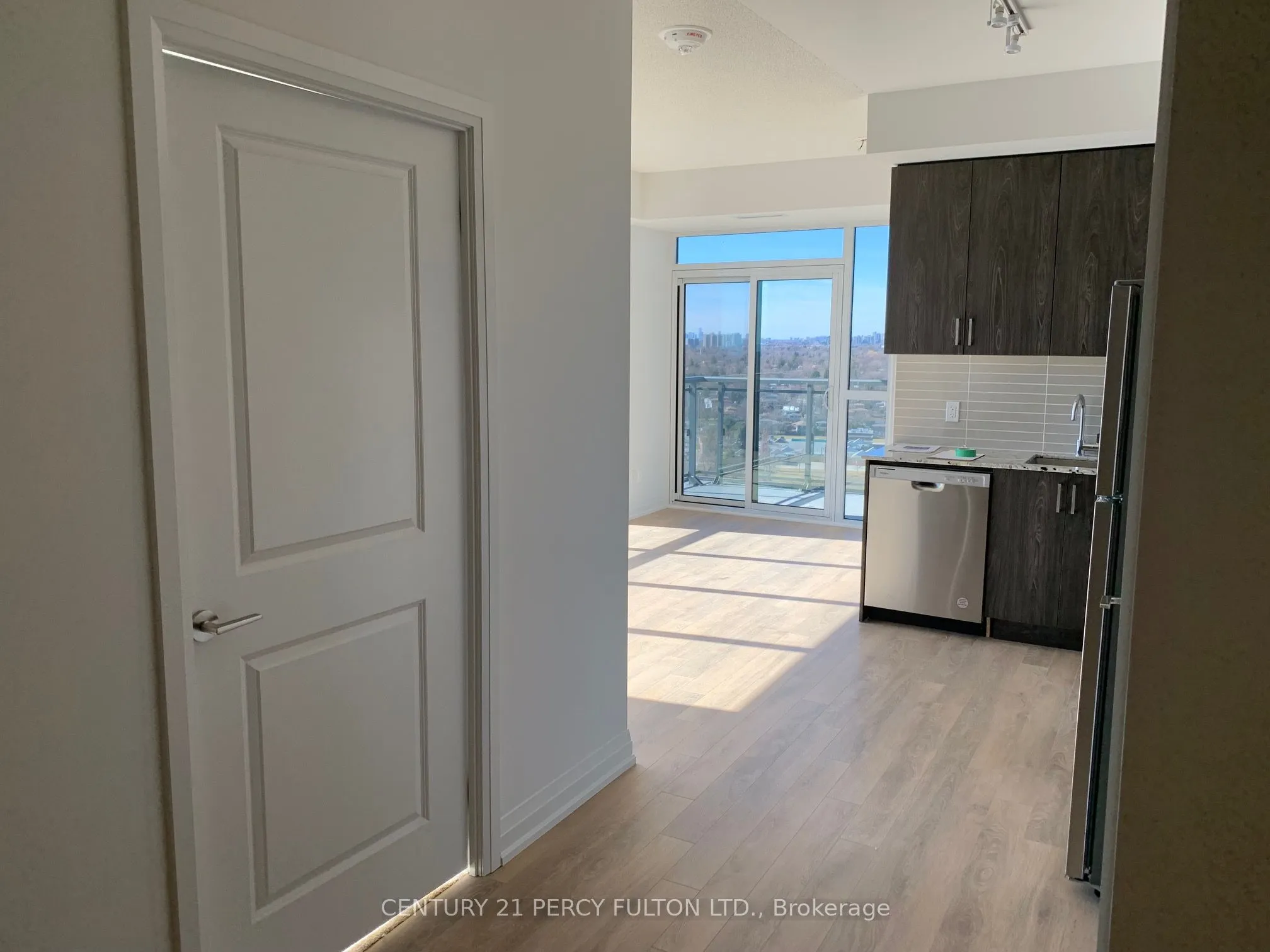 20 Meadowglen Place, #1906