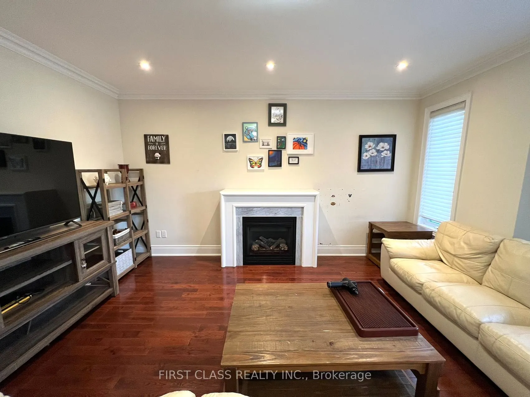 826 Wingarden Crescent