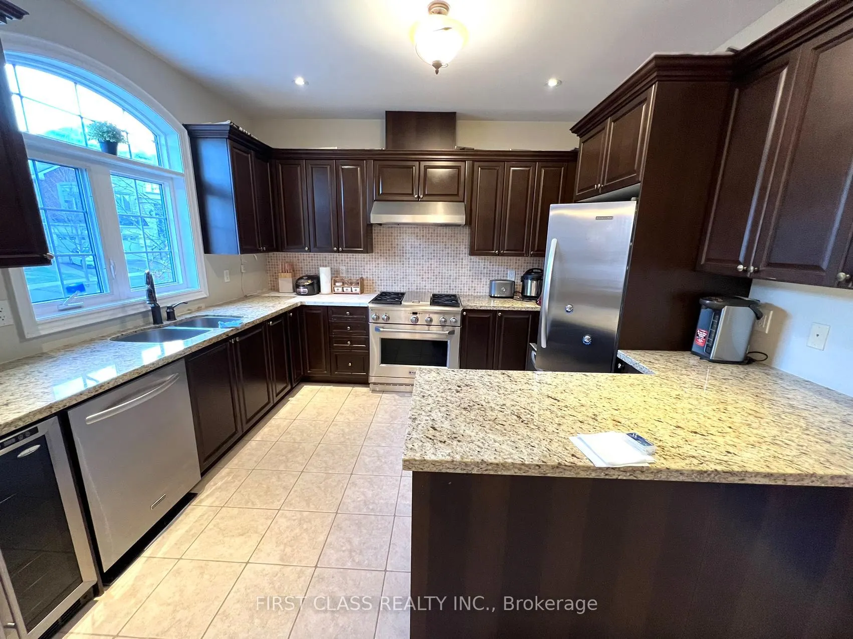 826 Wingarden Crescent