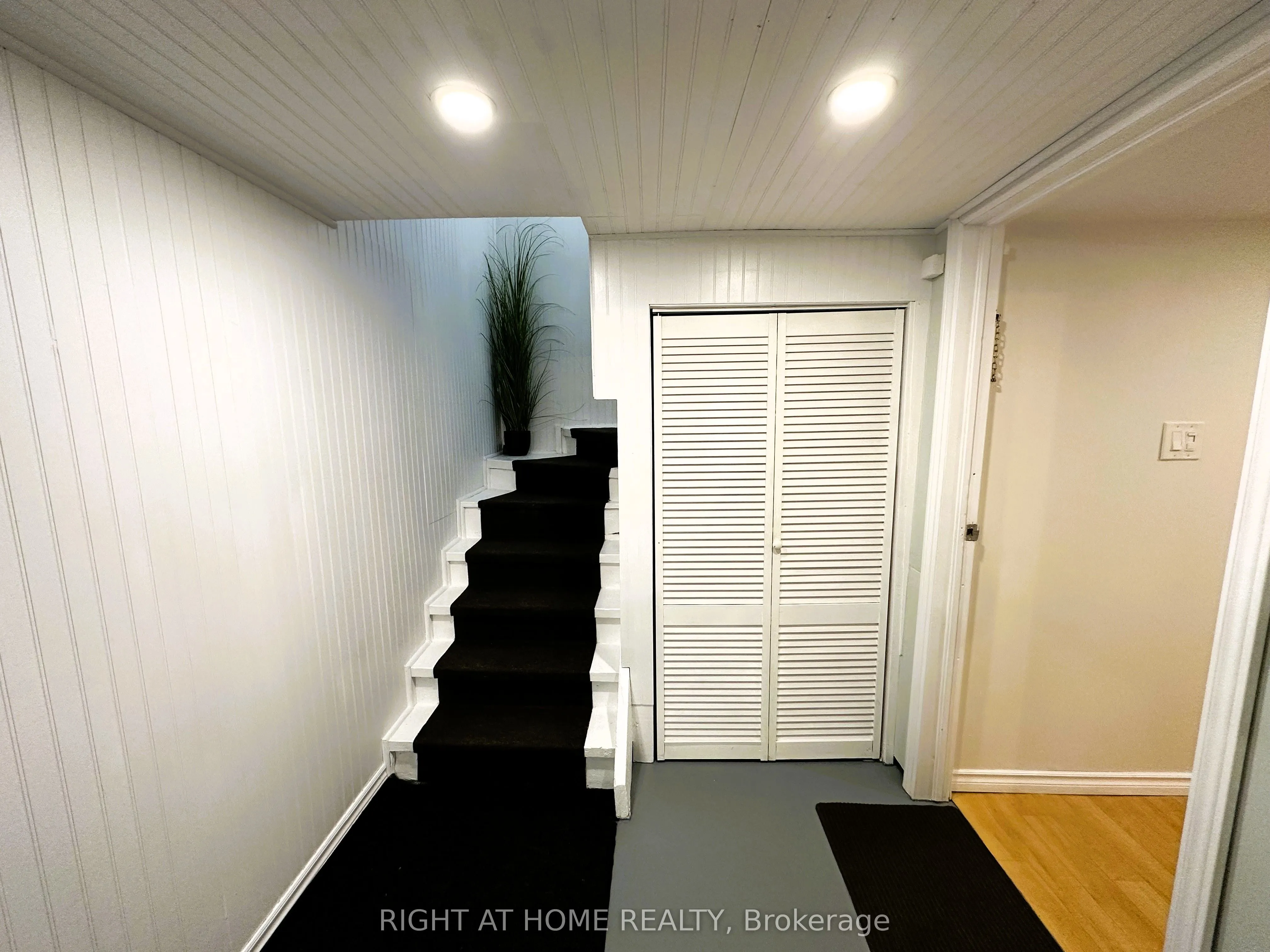 120 Central Park Boulevard N, #Lower