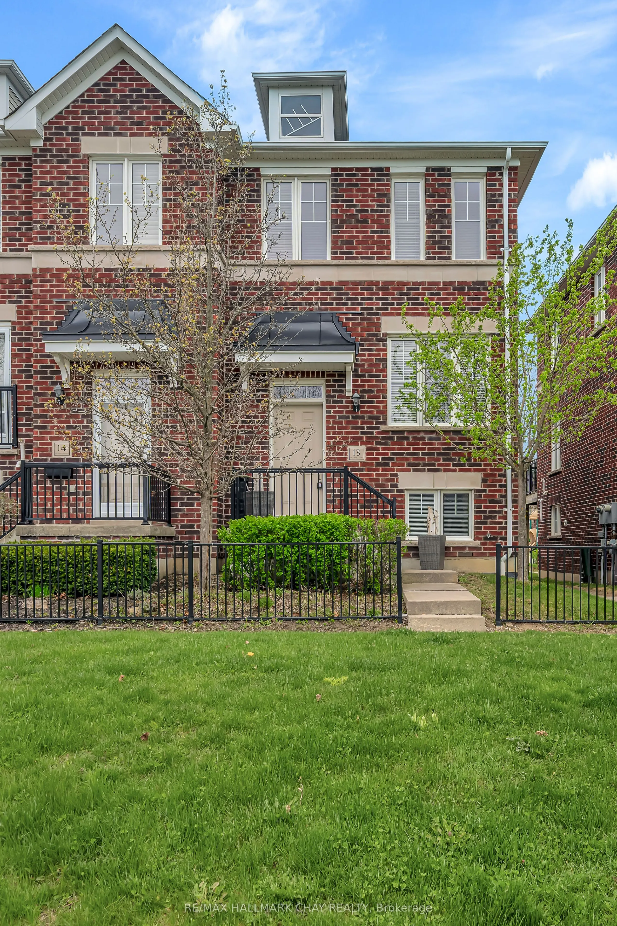 571 Longworth Avenue, #13