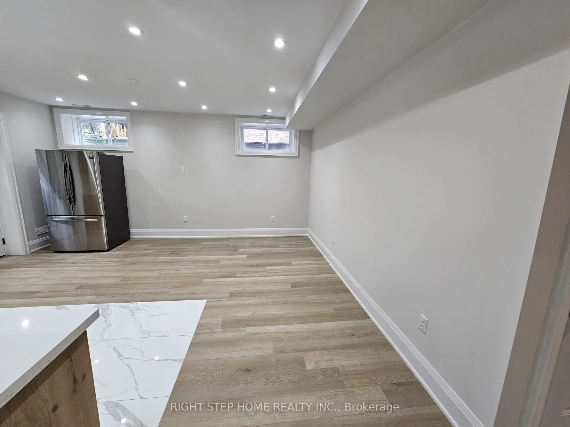 41 Sugarbush Square E