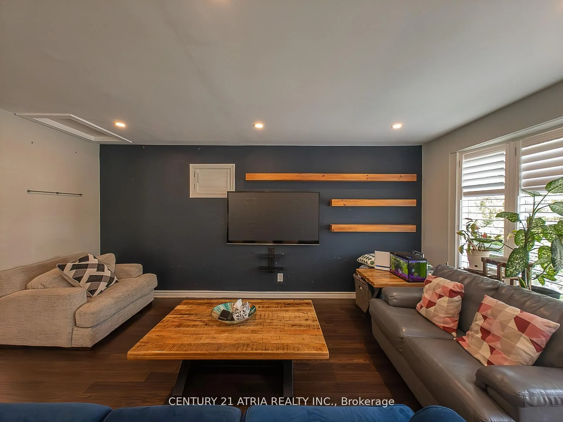 76 Livingston Road