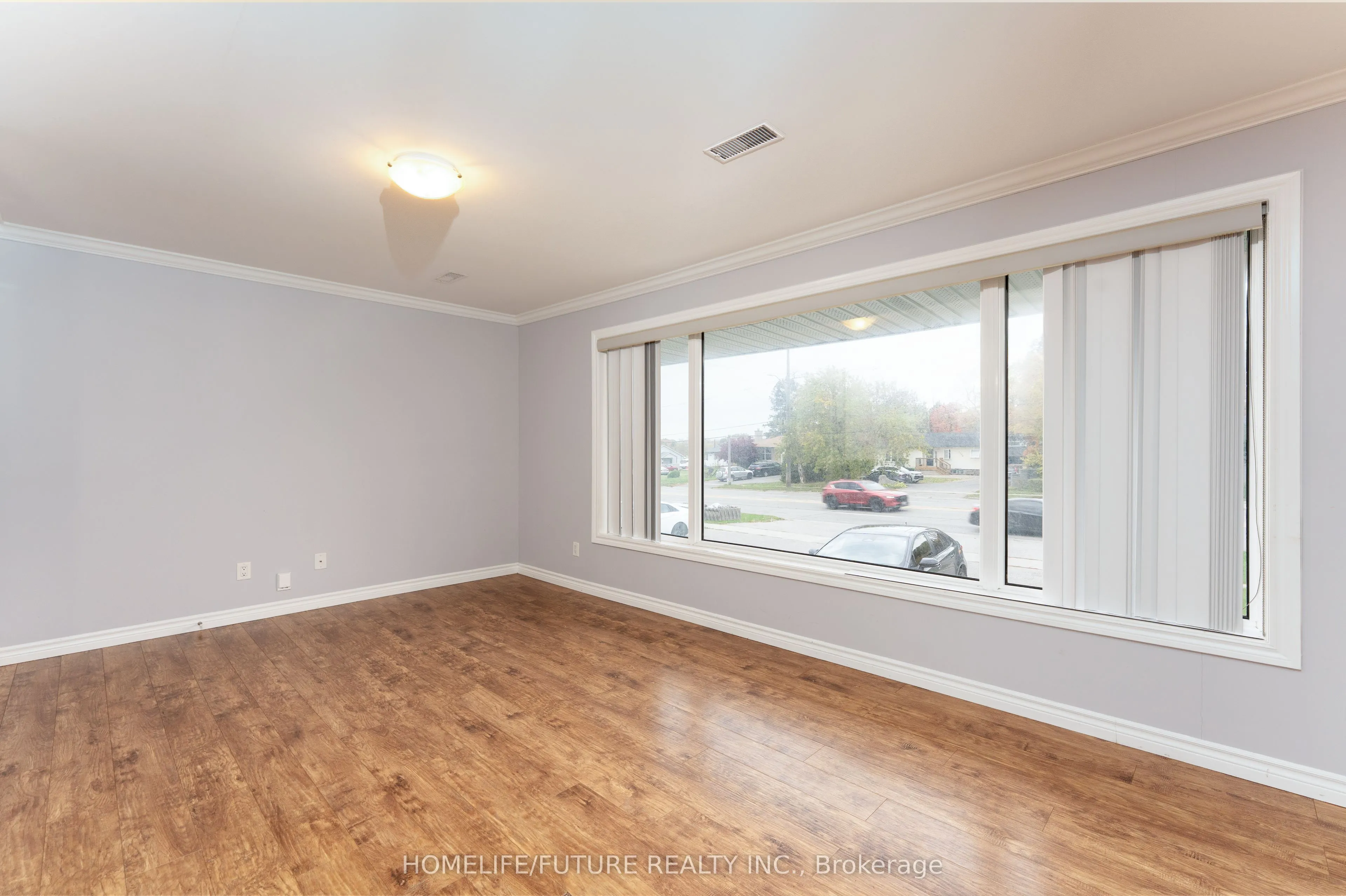 1215 King Street E, #Main