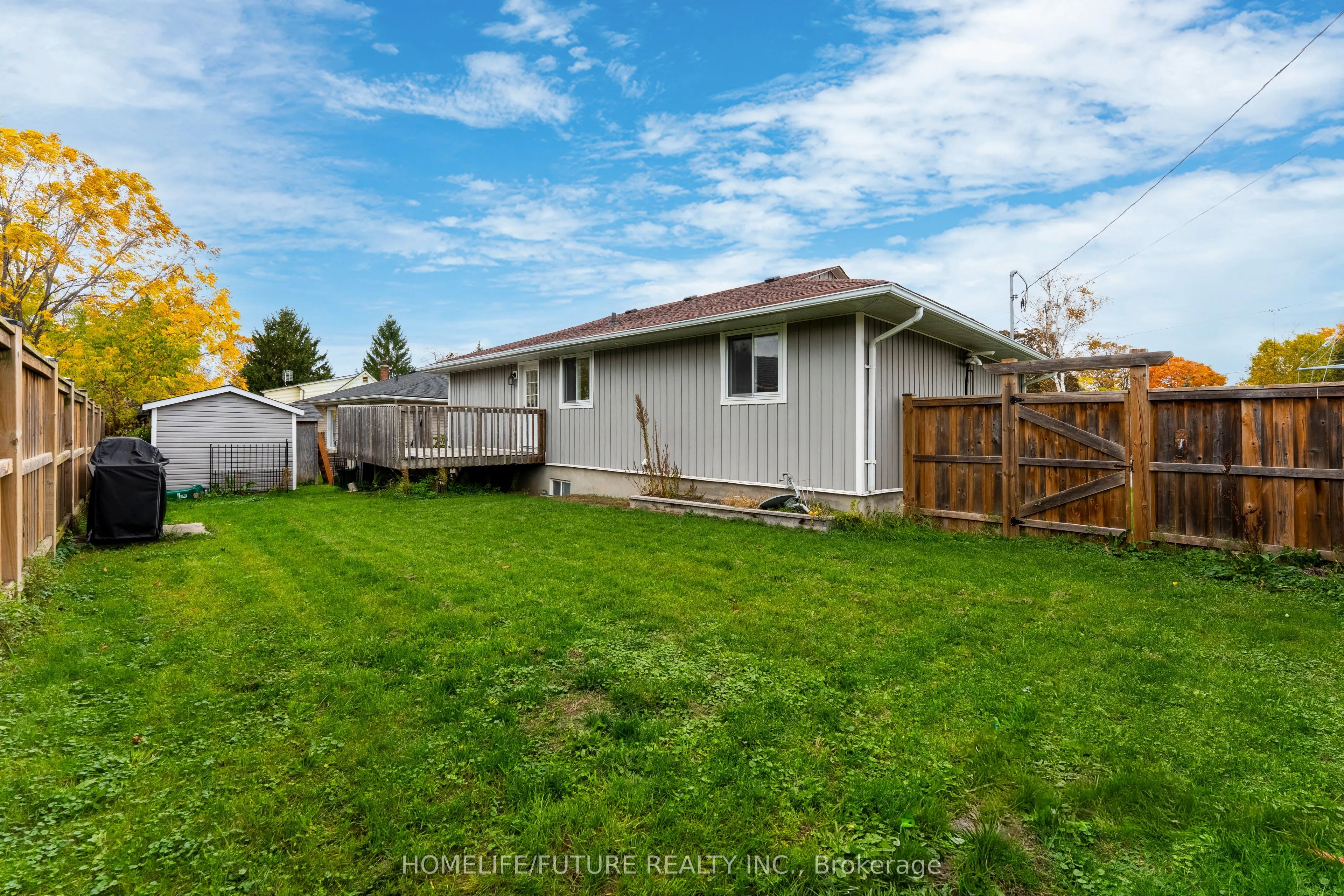 1215 King Street E, #Main