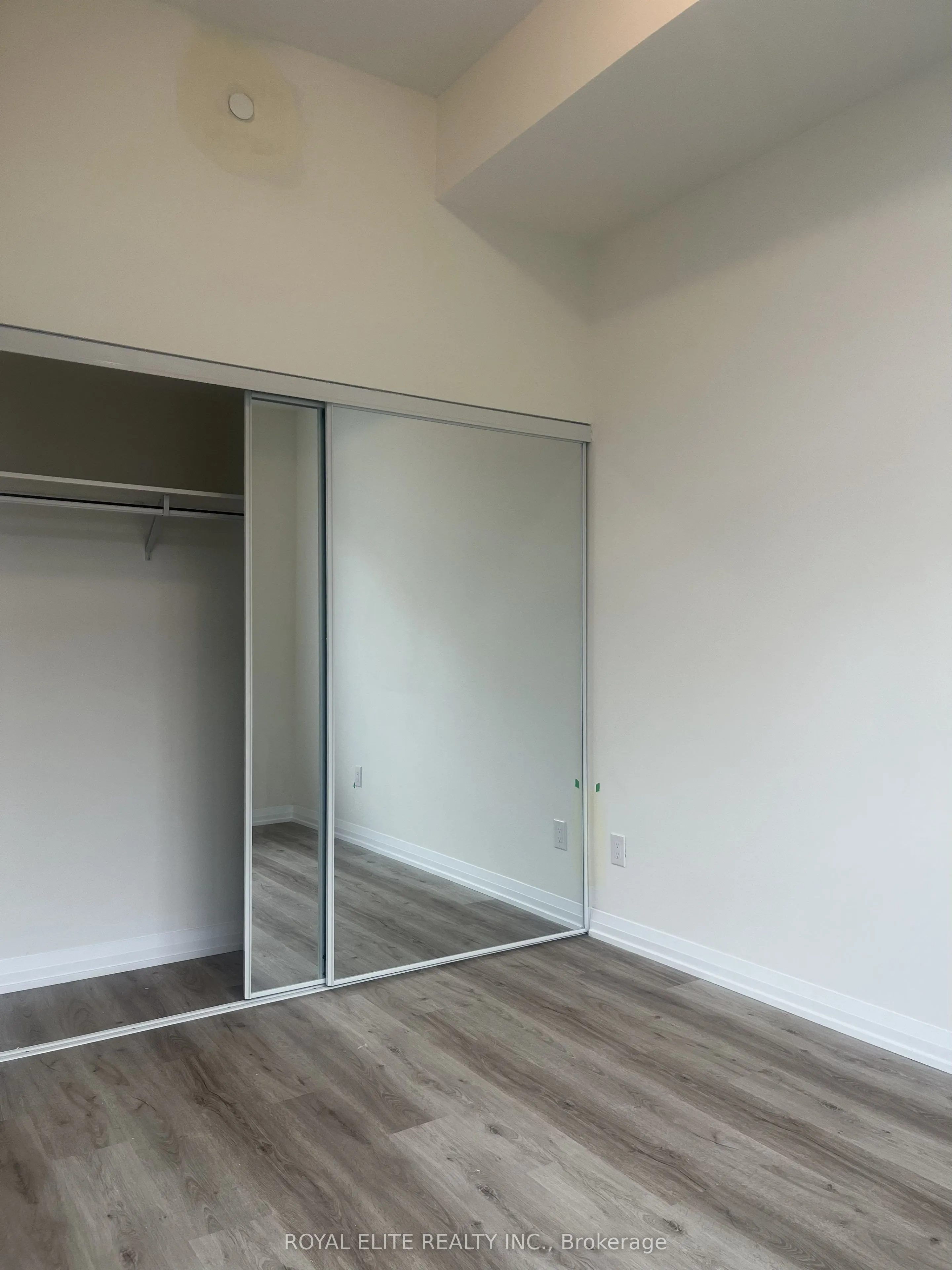3270 Sheppard East Avenue, #923