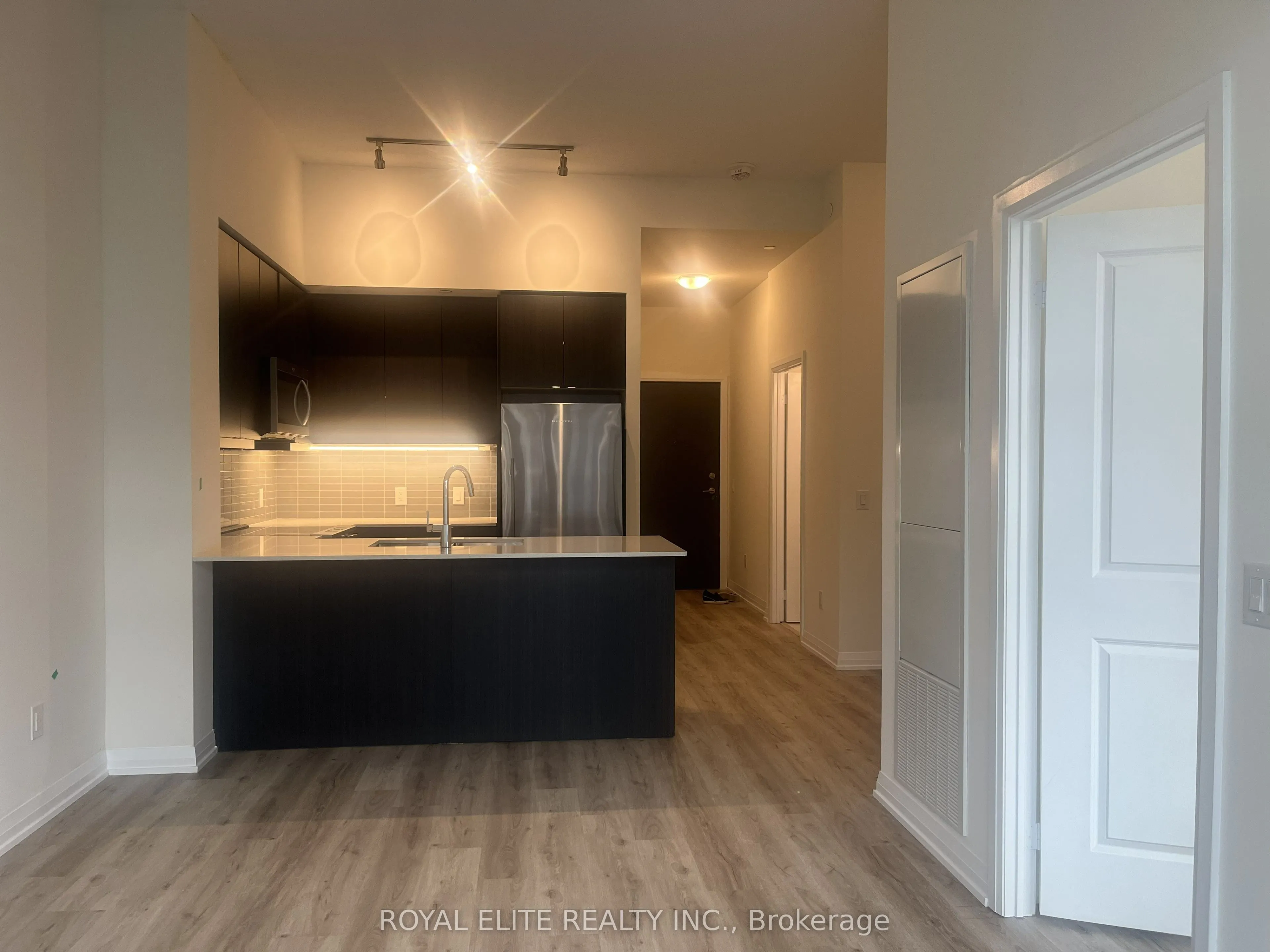 3270 Sheppard East Avenue, #923