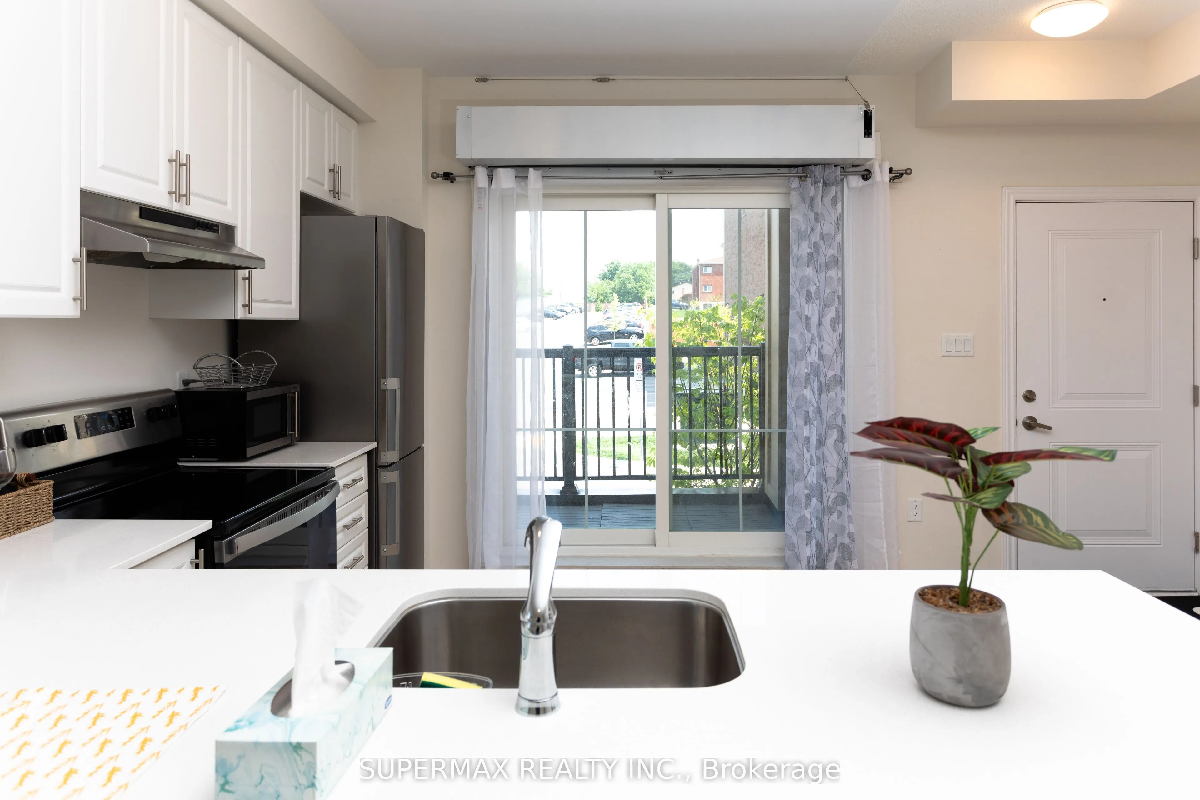 470 Beresford Path, #10