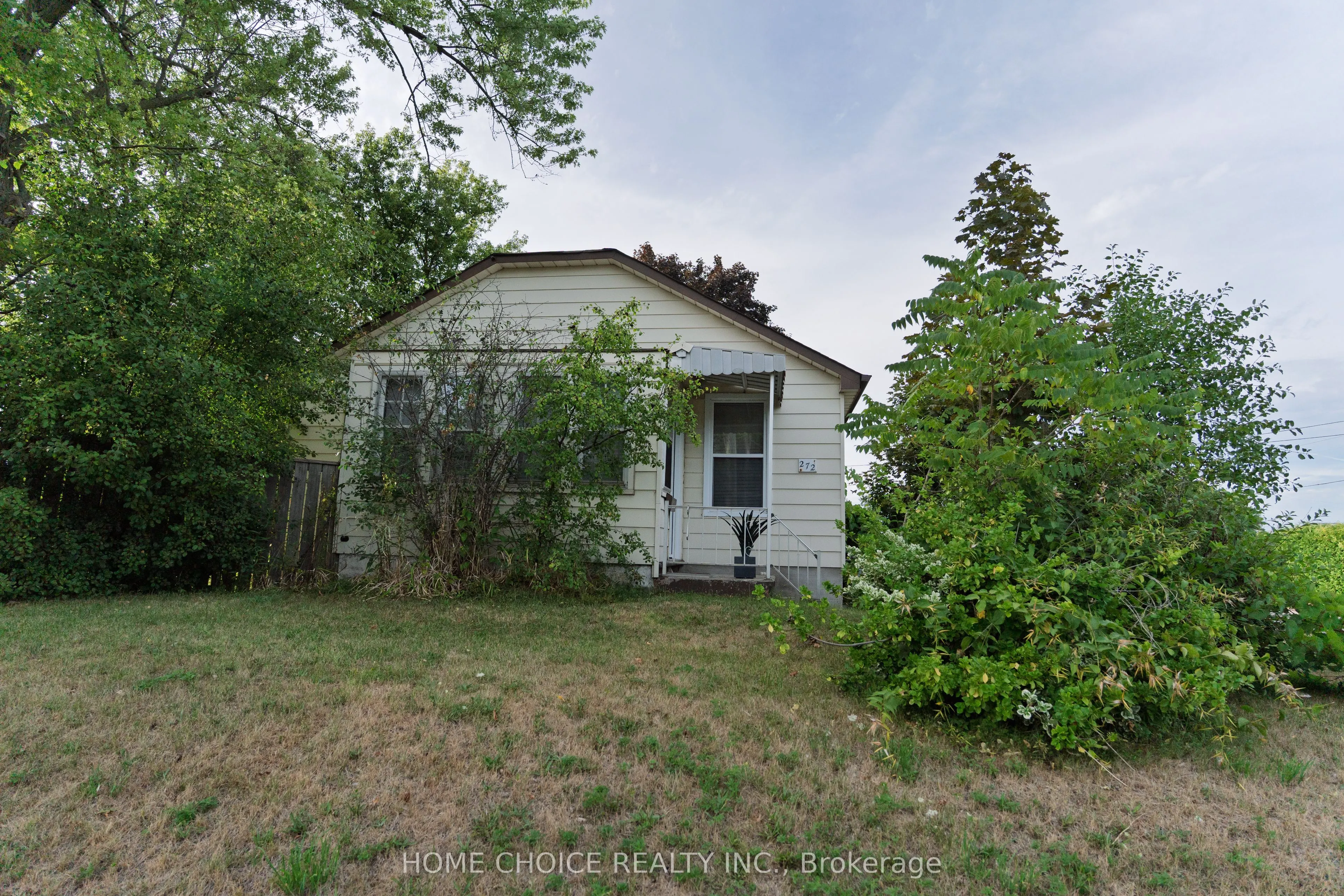 272 Taunton Road W