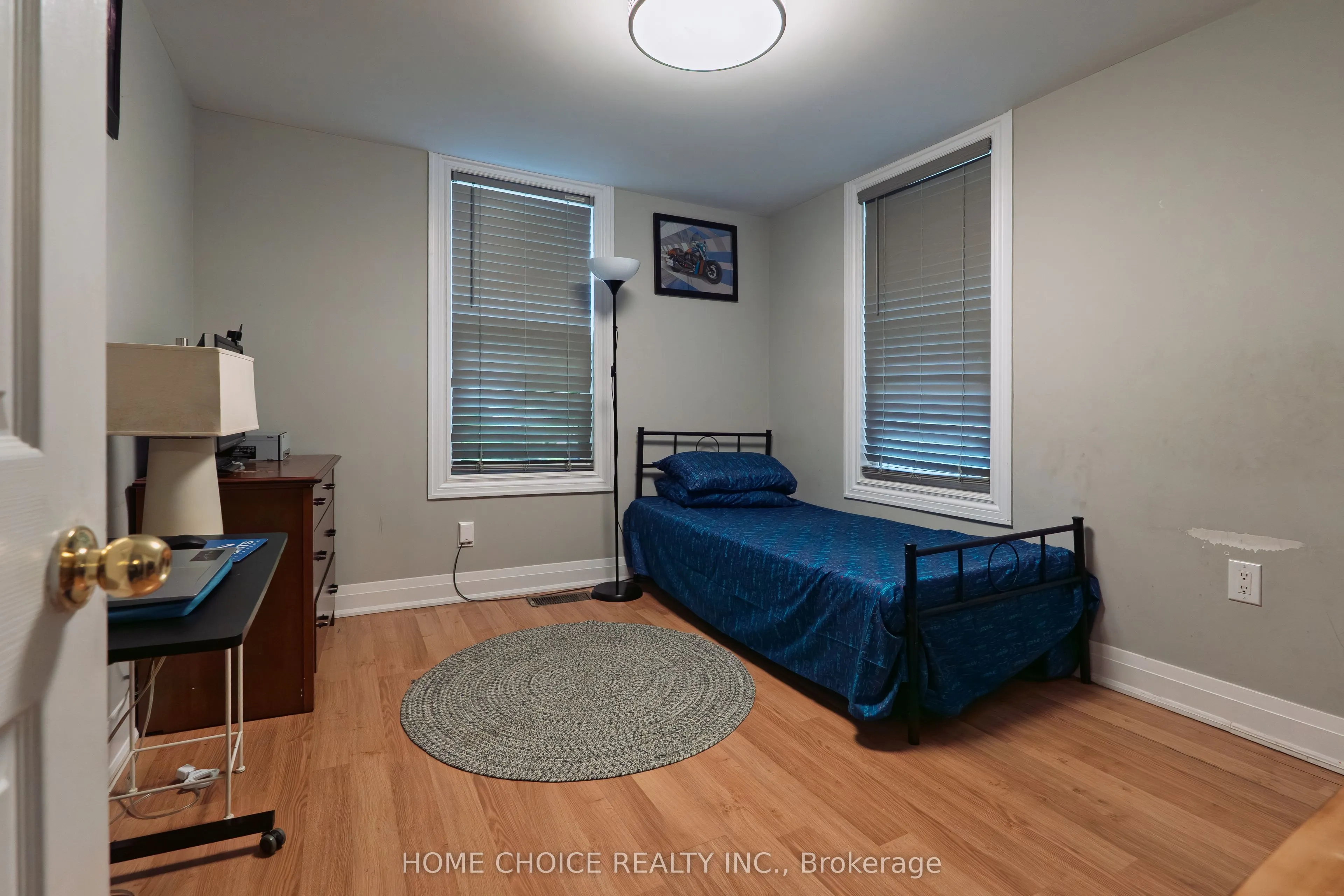 272 Taunton Road W
