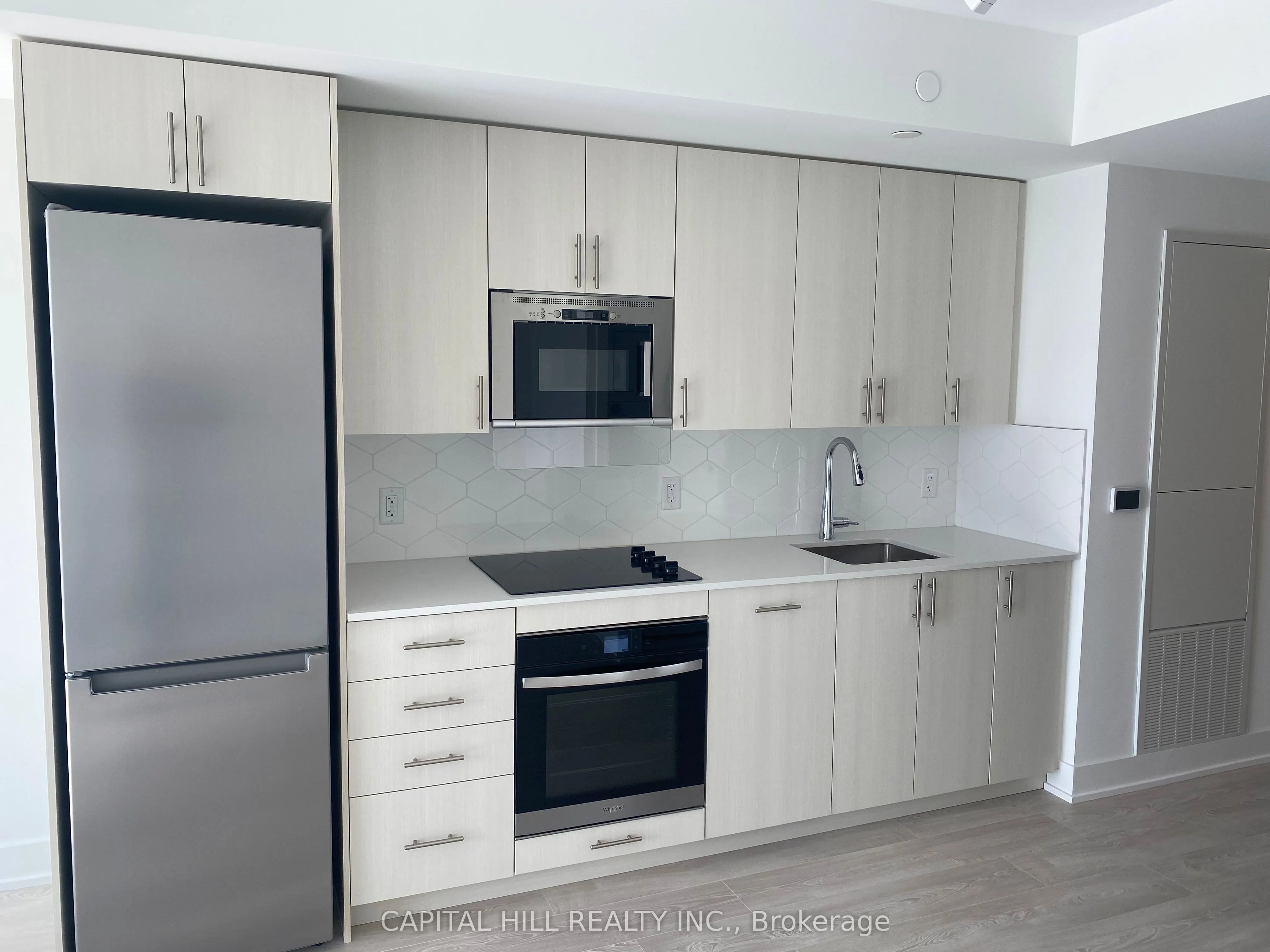 2425 Simcoe Street N, #739