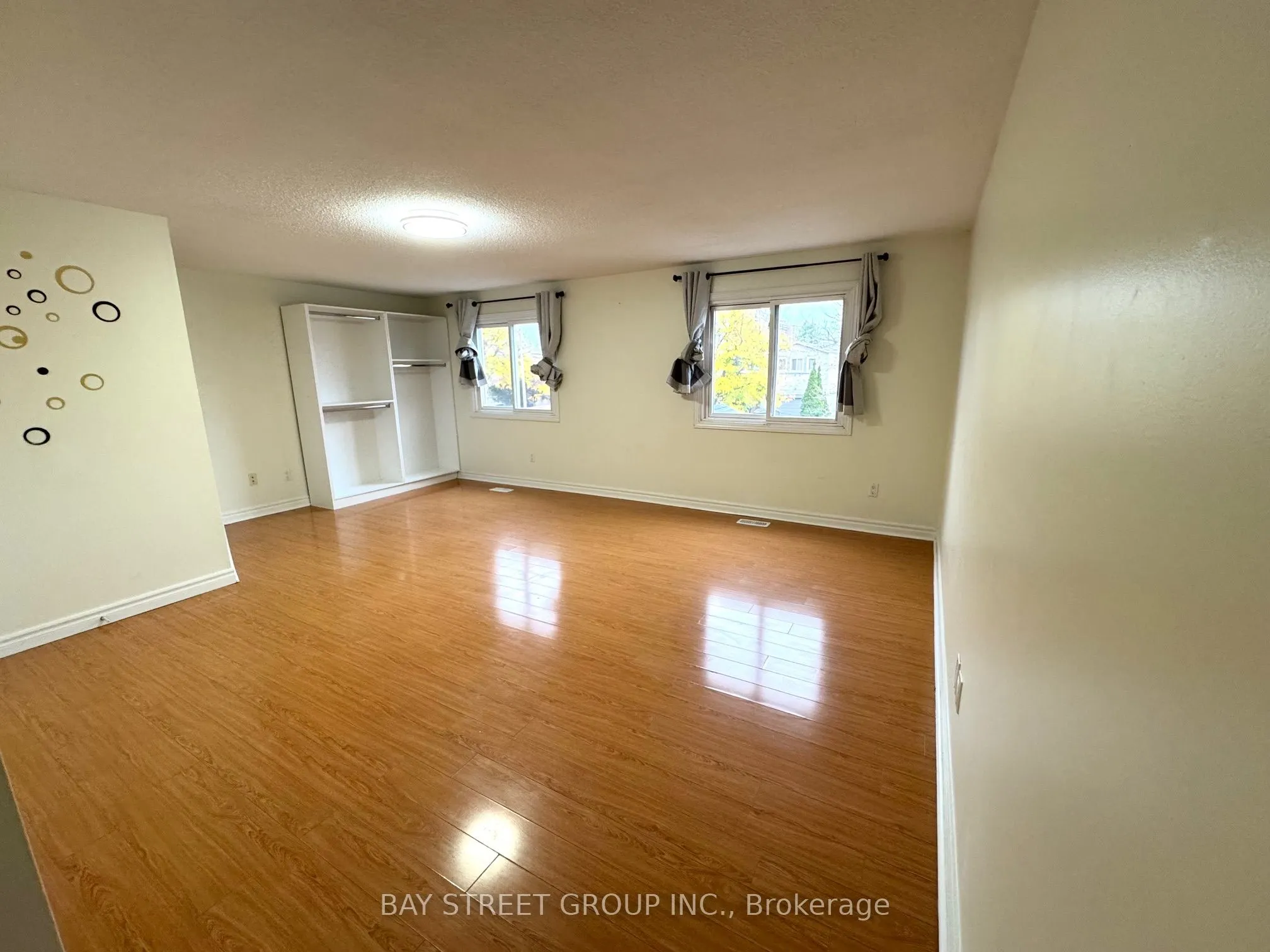 38 Enchanted Hills Crescent
