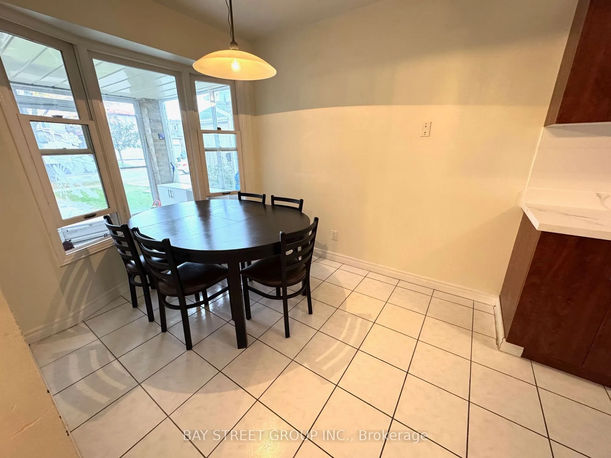 38 Enchanted Hills Crescent