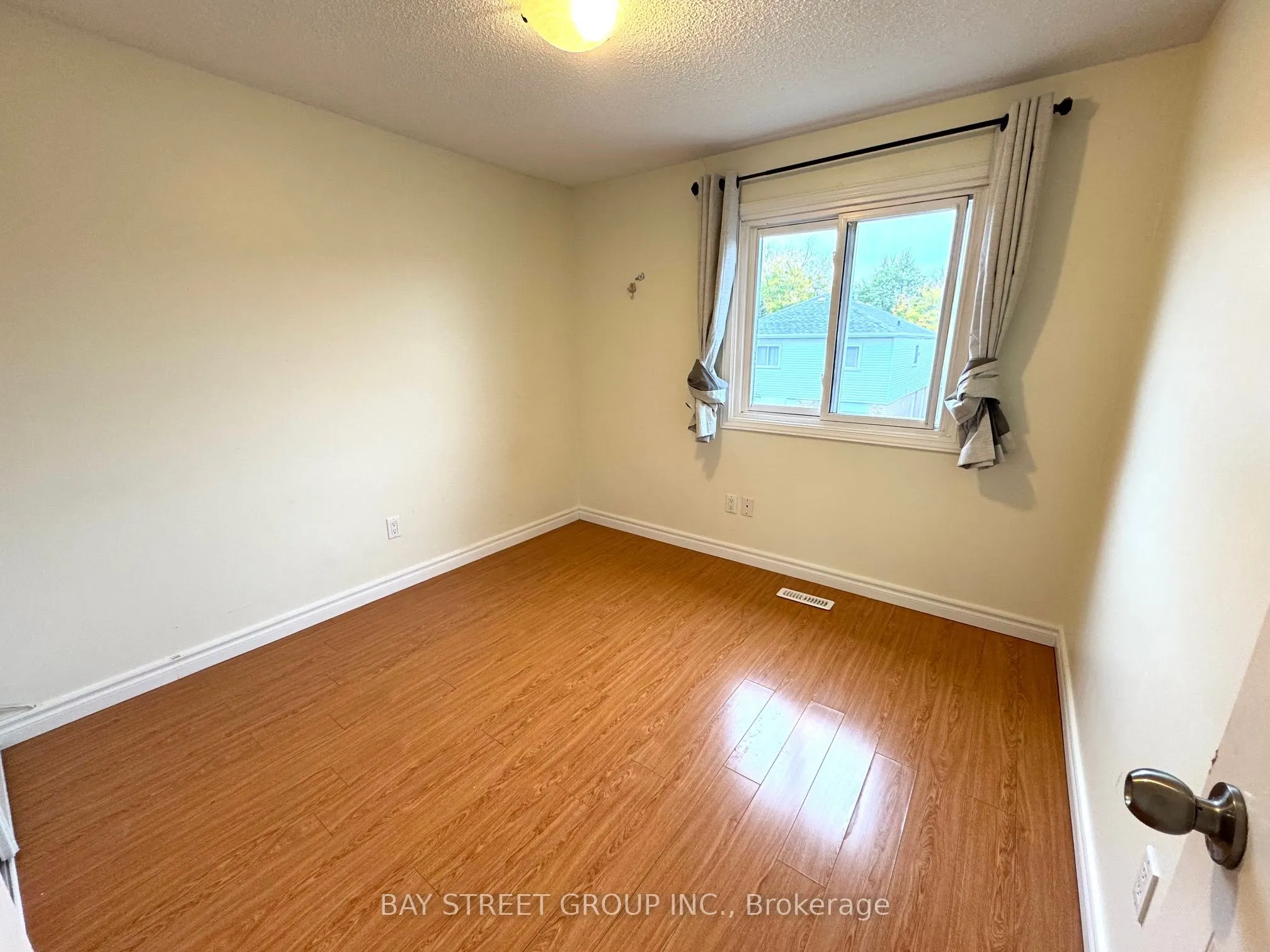 38 Enchanted Hills Crescent