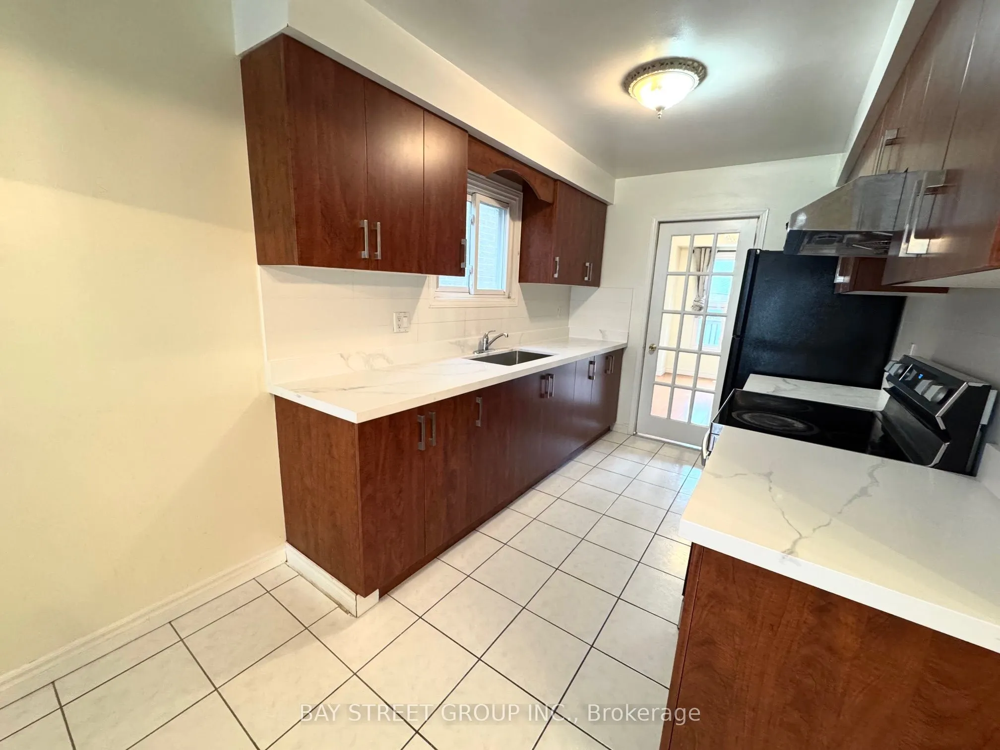 38 Enchanted Hills Crescent