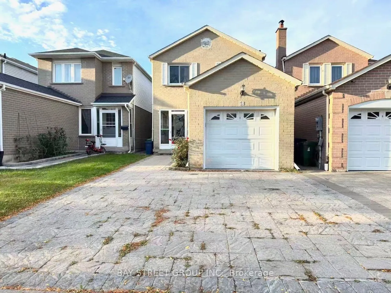 38 Enchanted Hills Crescent