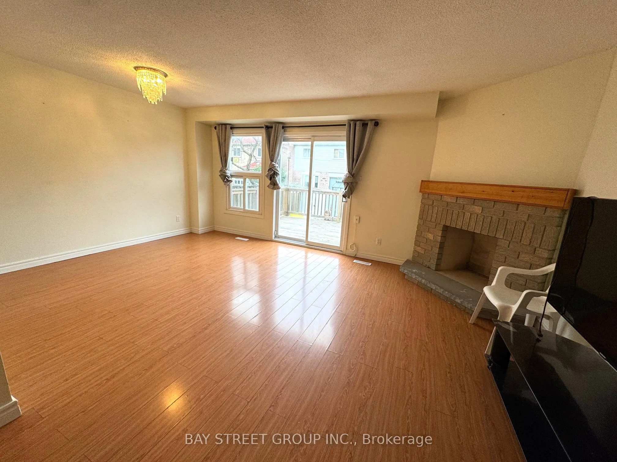 38 Enchanted Hills Crescent