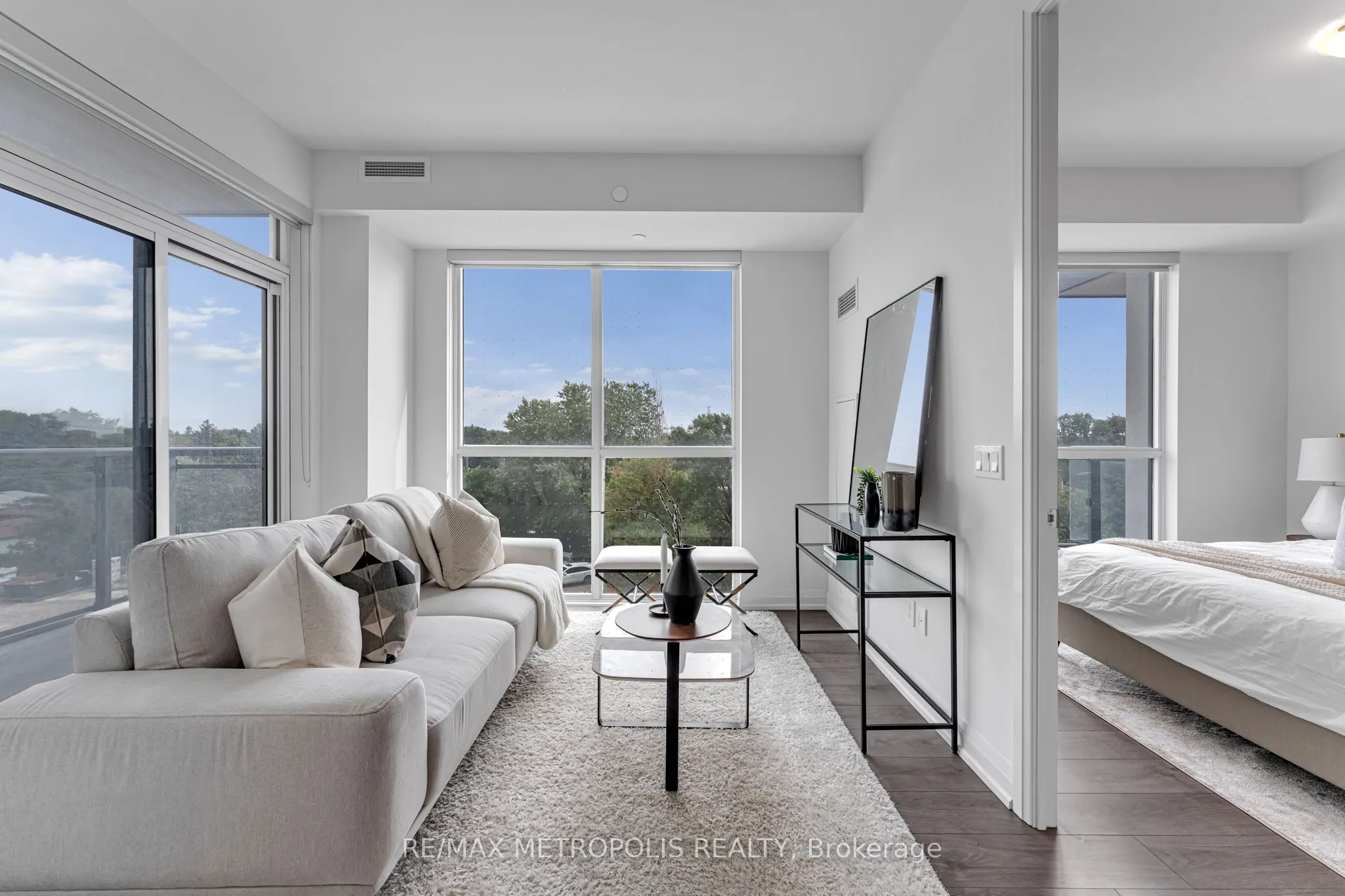 10 Meadowglen Place, #403