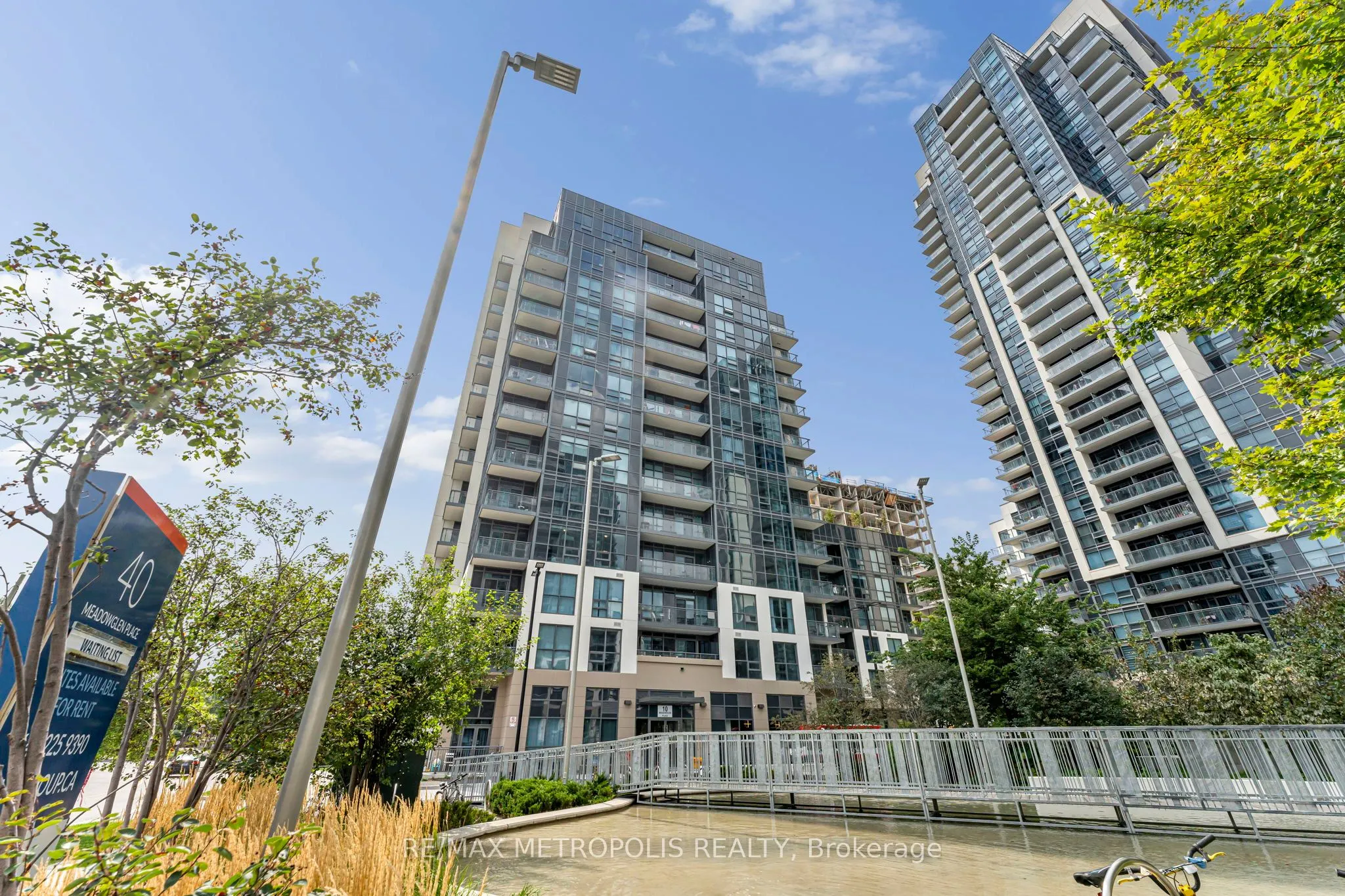 10 Meadowglen Place, #403